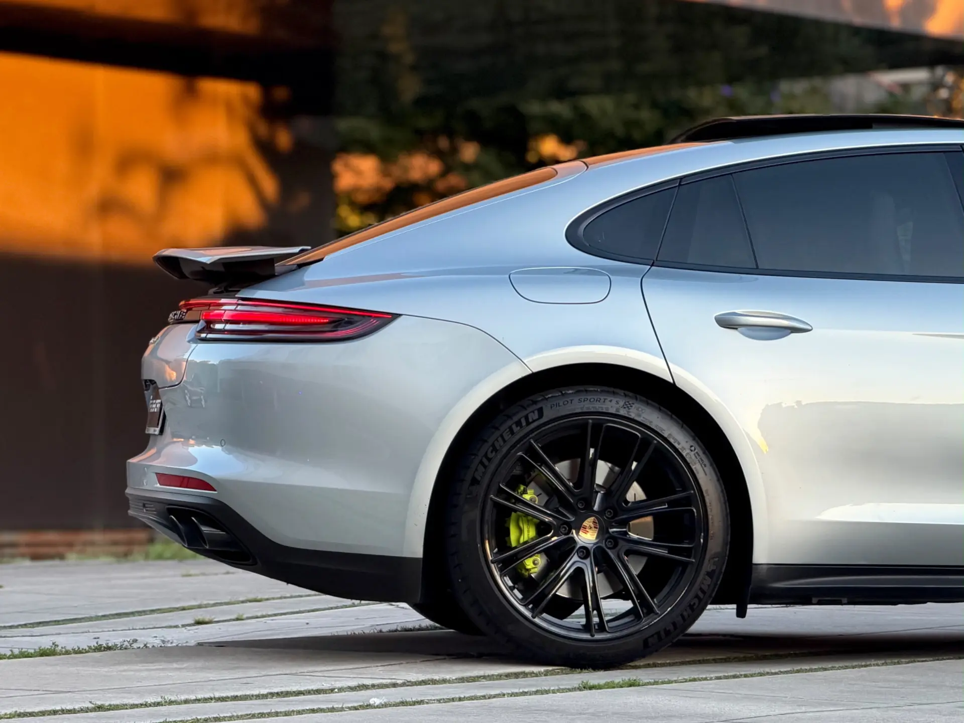 Porsche Panamera 4 E-Hybrid 39