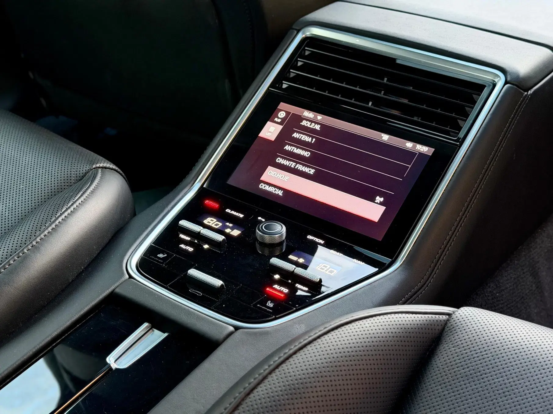 Porsche Panamera Platinum Edition 8