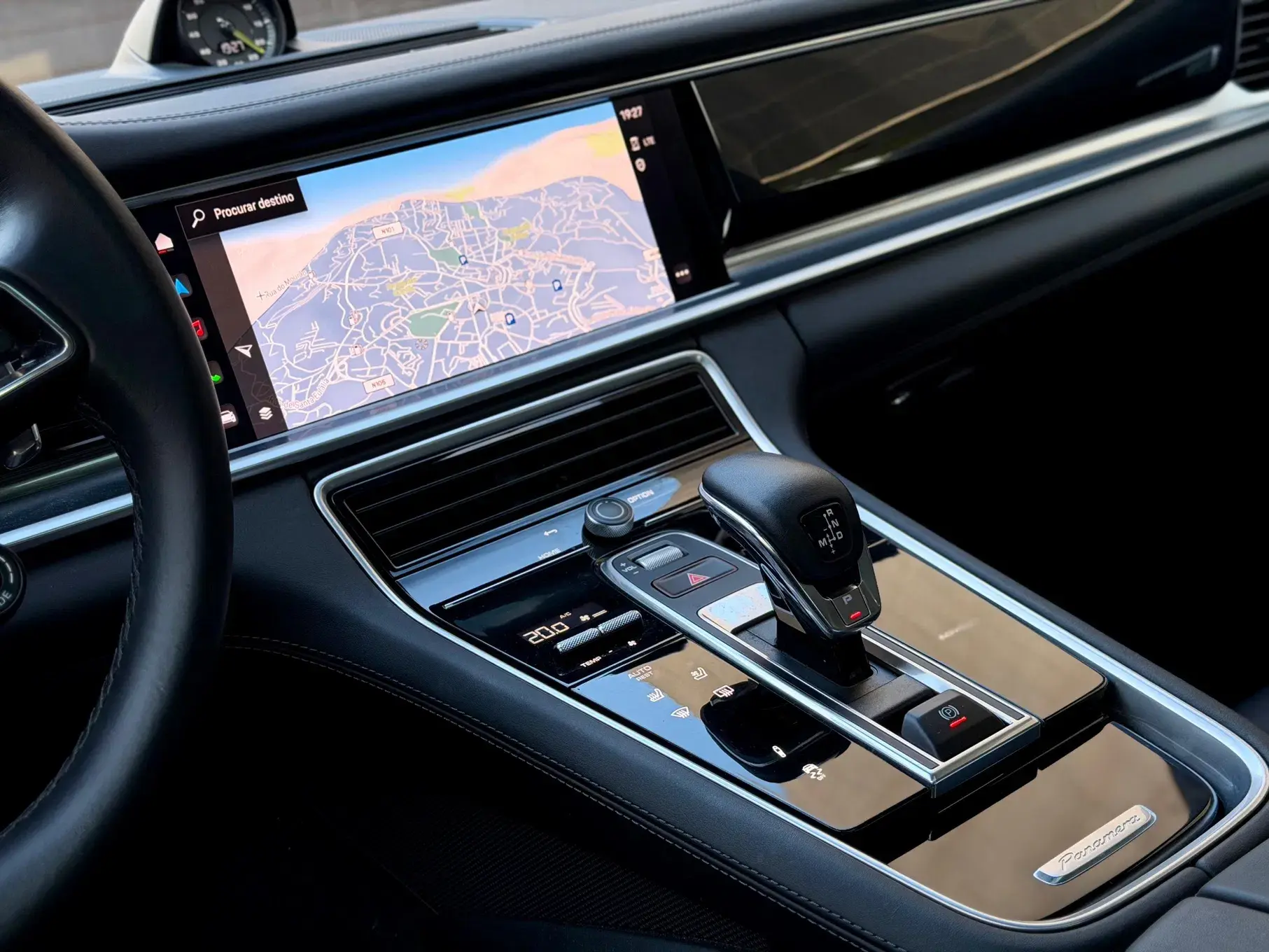 Porsche Panamera Platinum Edition 11