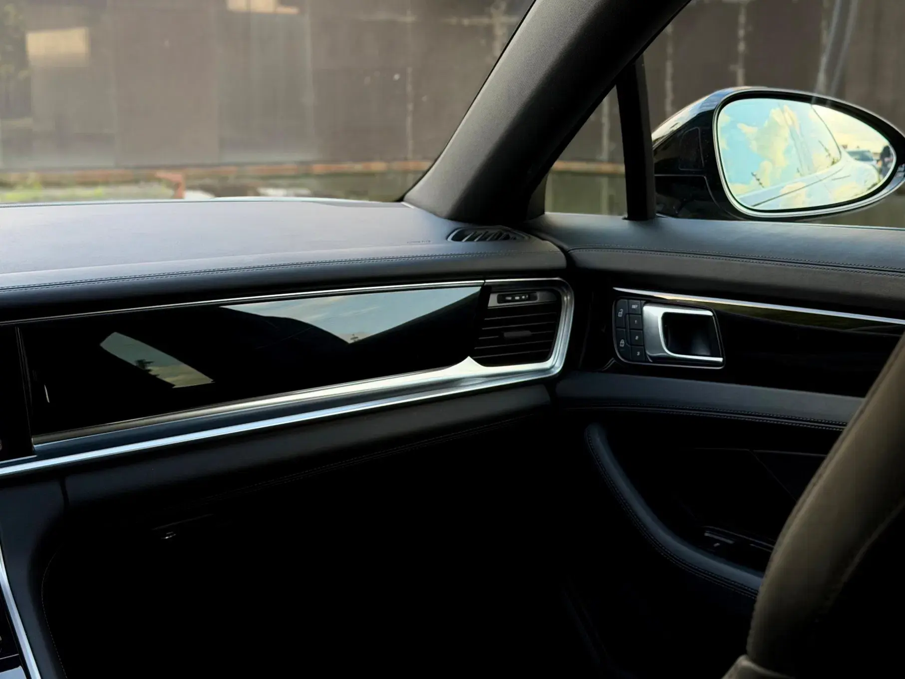 Porsche Panamera Platinum Edition 13