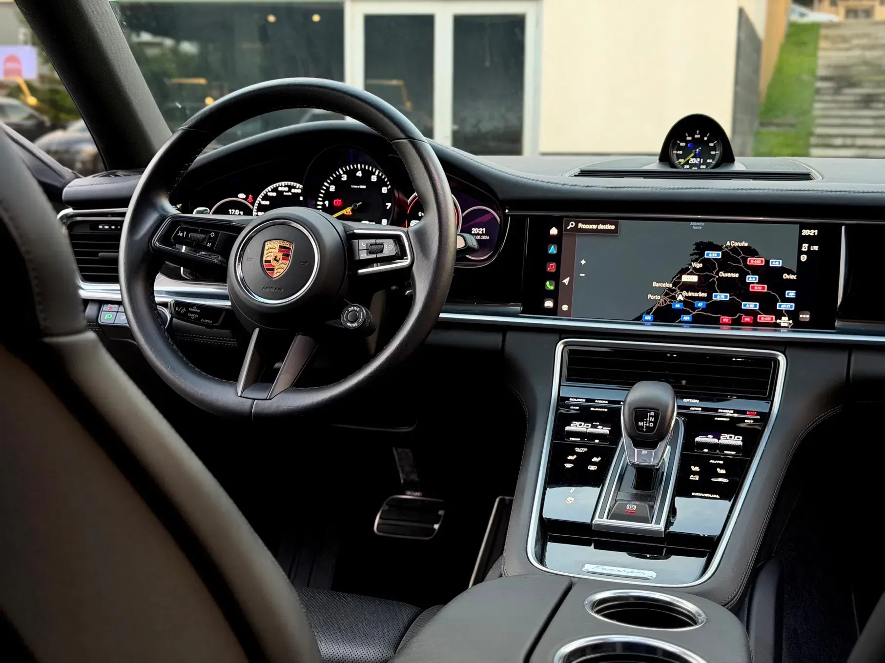Porsche Panamera Platinum Edition 34