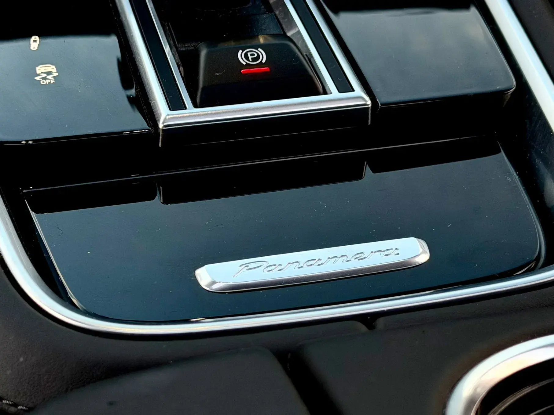 Porsche Panamera Platinum Edition 38