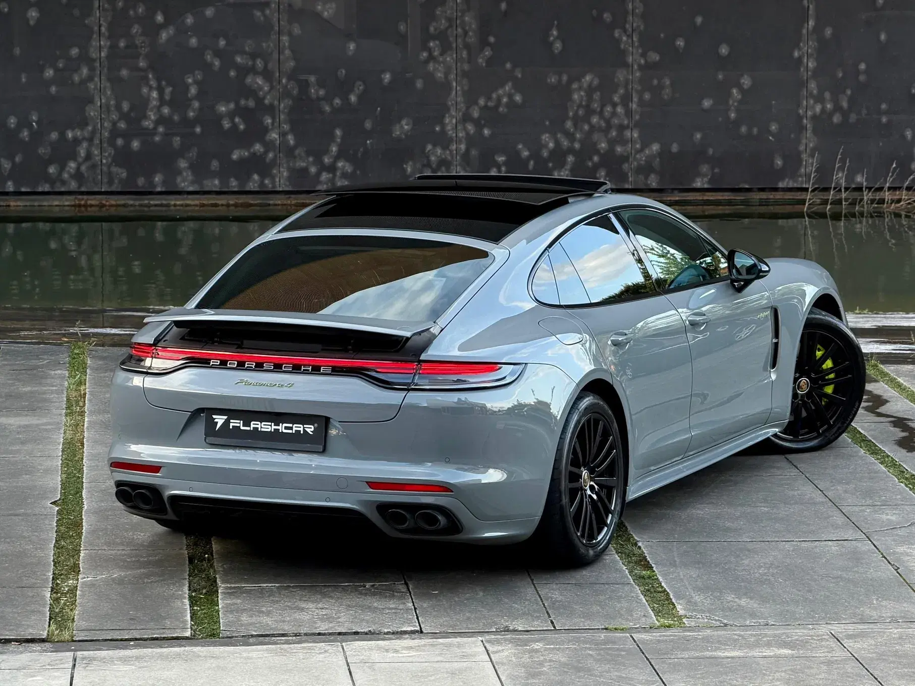 Porsche Panamera Platinum Edition 43