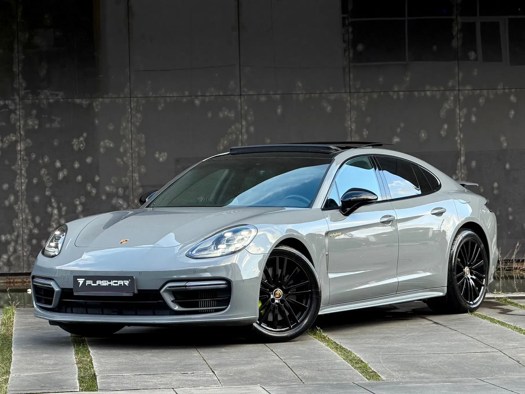 Porsche Panamera Platinum Edition 60