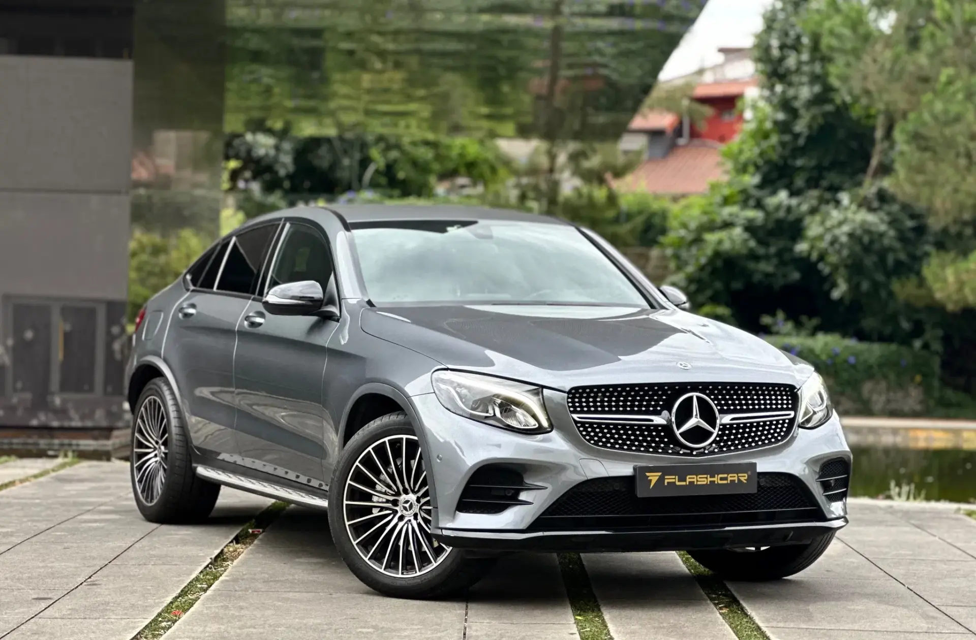 Mercedes-Benz GLC 250 d Coupé AMG Line 4-Matic 1