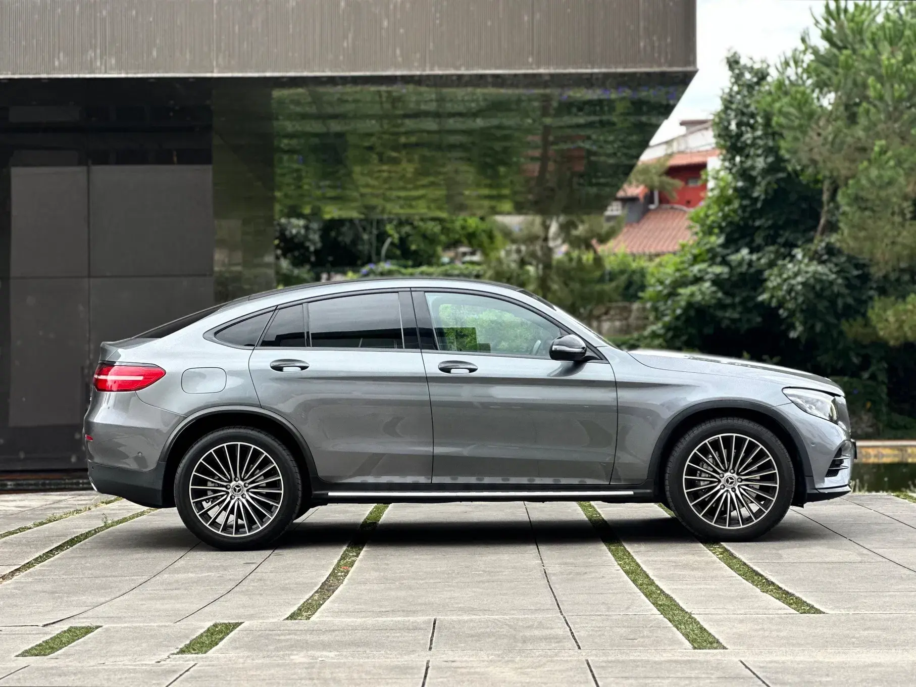 Mercedes-Benz GLC 250 d Coupé AMG Line 4-Matic 3