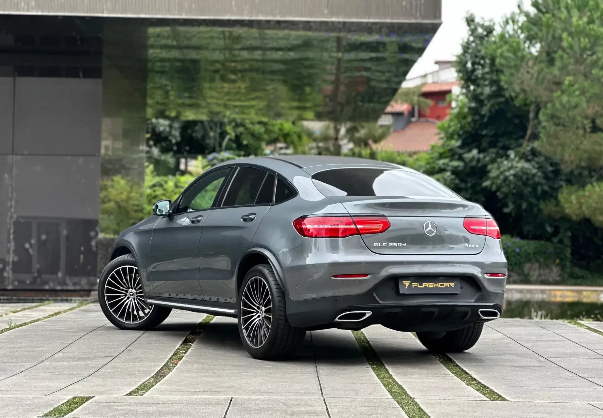 Mercedes-Benz GLC 250 d Coupé AMG Line 4-Matic 14