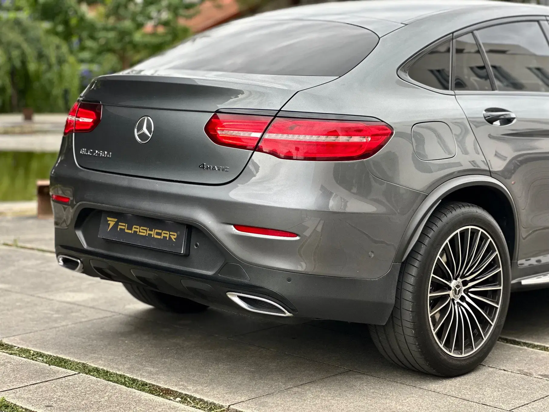 Mercedes-Benz GLC 250 d Coupé AMG Line 4-Matic 15