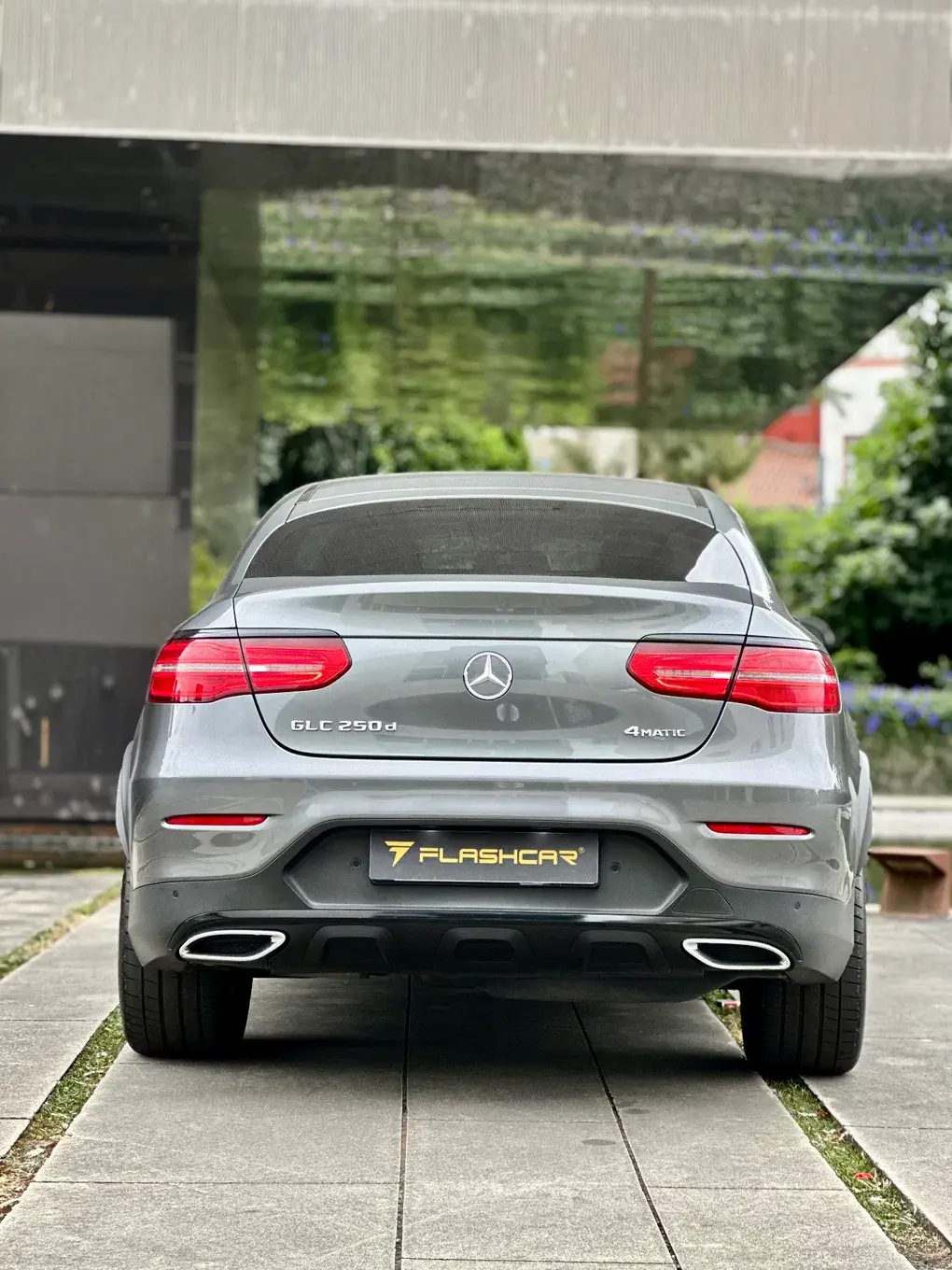 Mercedes-Benz GLC 250 d Coupé AMG Line 4-Matic 23