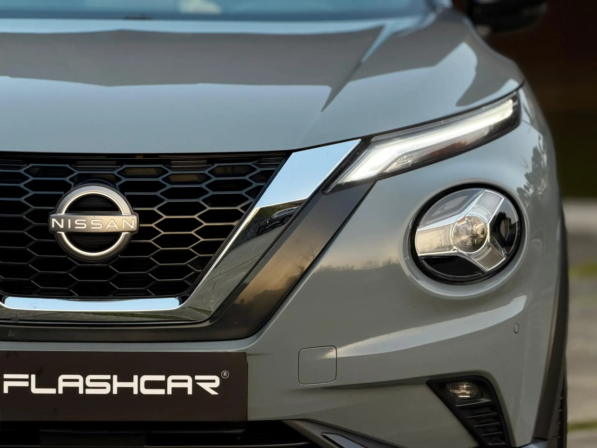 Nissan Juke 1.0 DIG-T N-Design Black 44