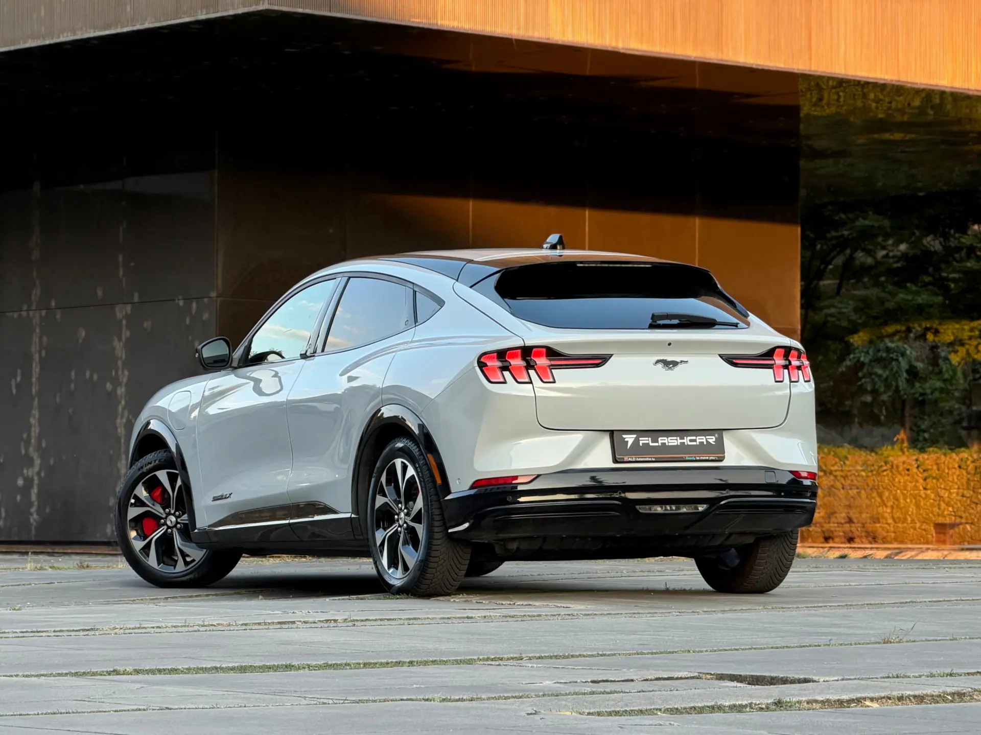 Ford Mustang Mach-E 98.7 kWh Premium 2