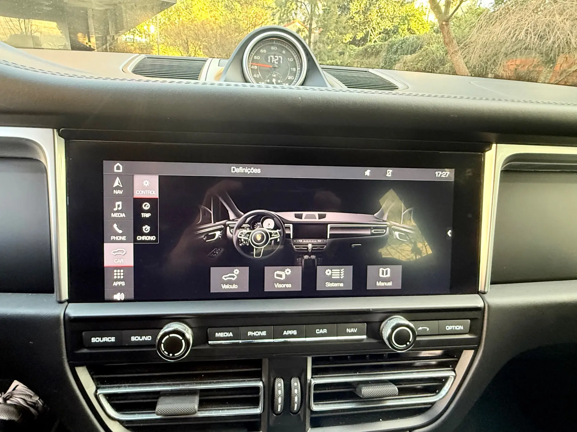 Porsche Macan Standard 11