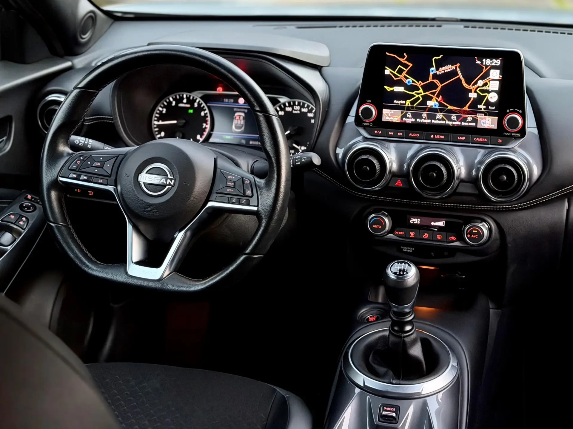 Nissan Juke 1.0 DIG-T N-Design Black 40