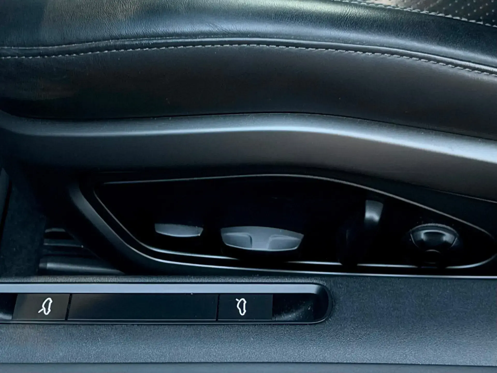 Porsche 911 (992) Carrera 4 PDK 23