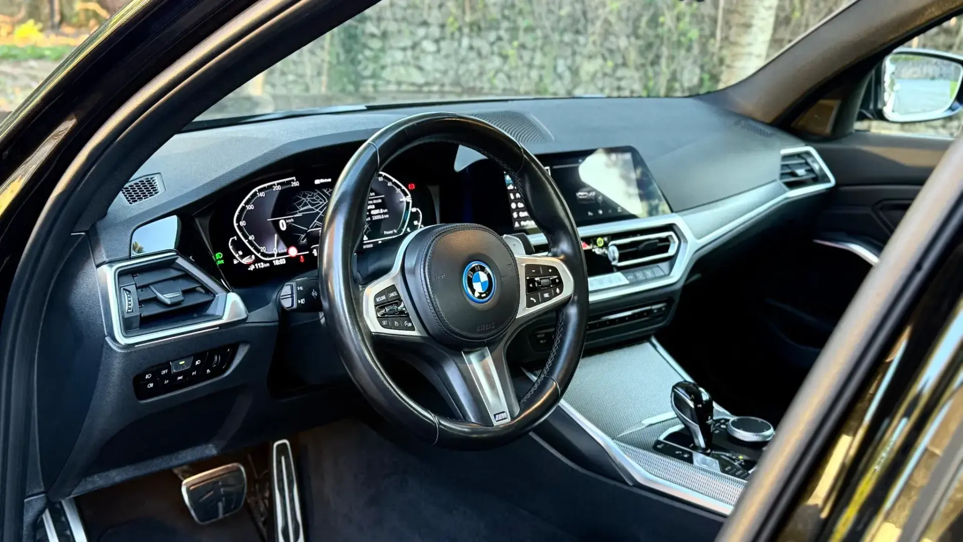 BMW 320 e Pack Desportivo M Auto 3