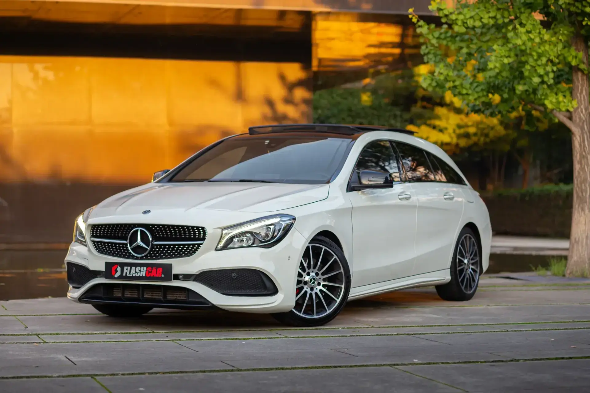 Mercedes-Benz CLA 220 Shooting Brake d 4Matic 7G-DCT AMG Line 26