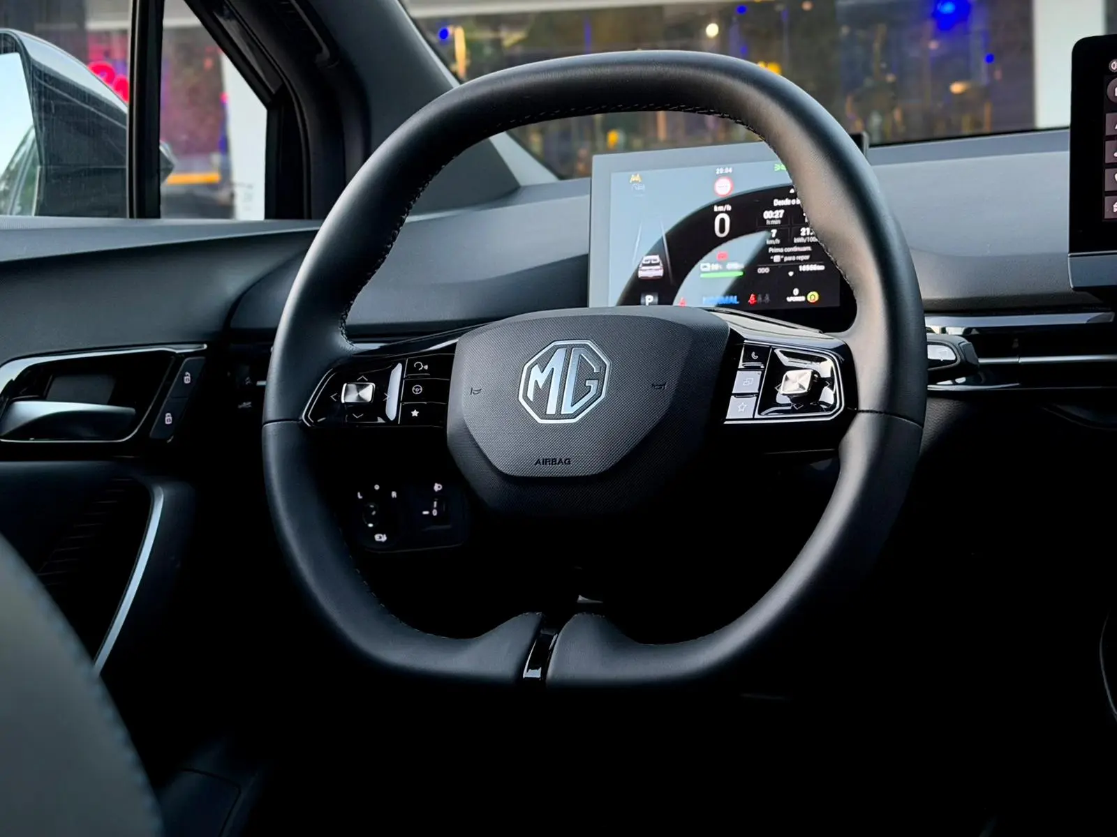 MG MG4 64 kWh Luxury 14