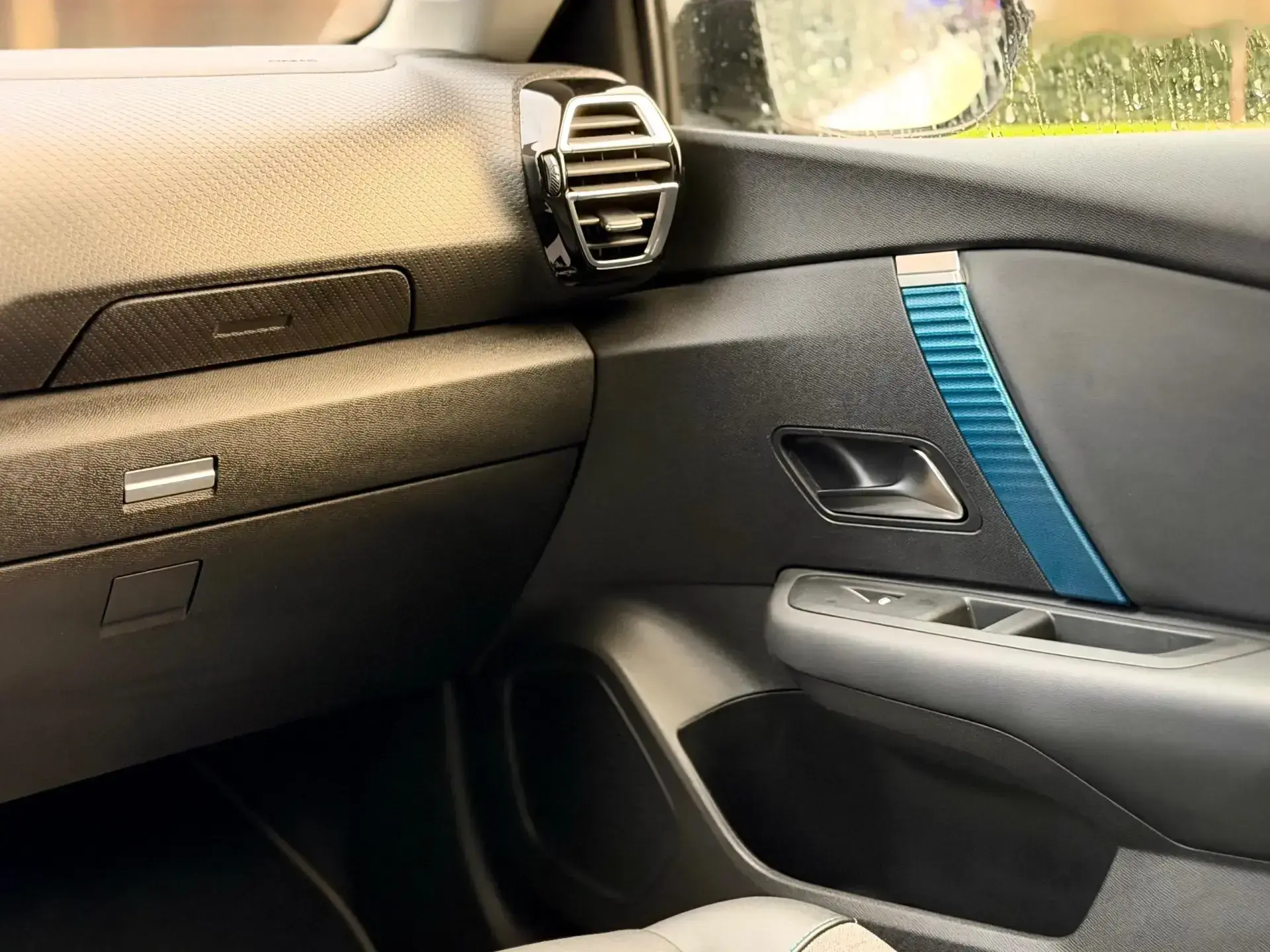 Citroën e-C4 50 kWh C-Series 17