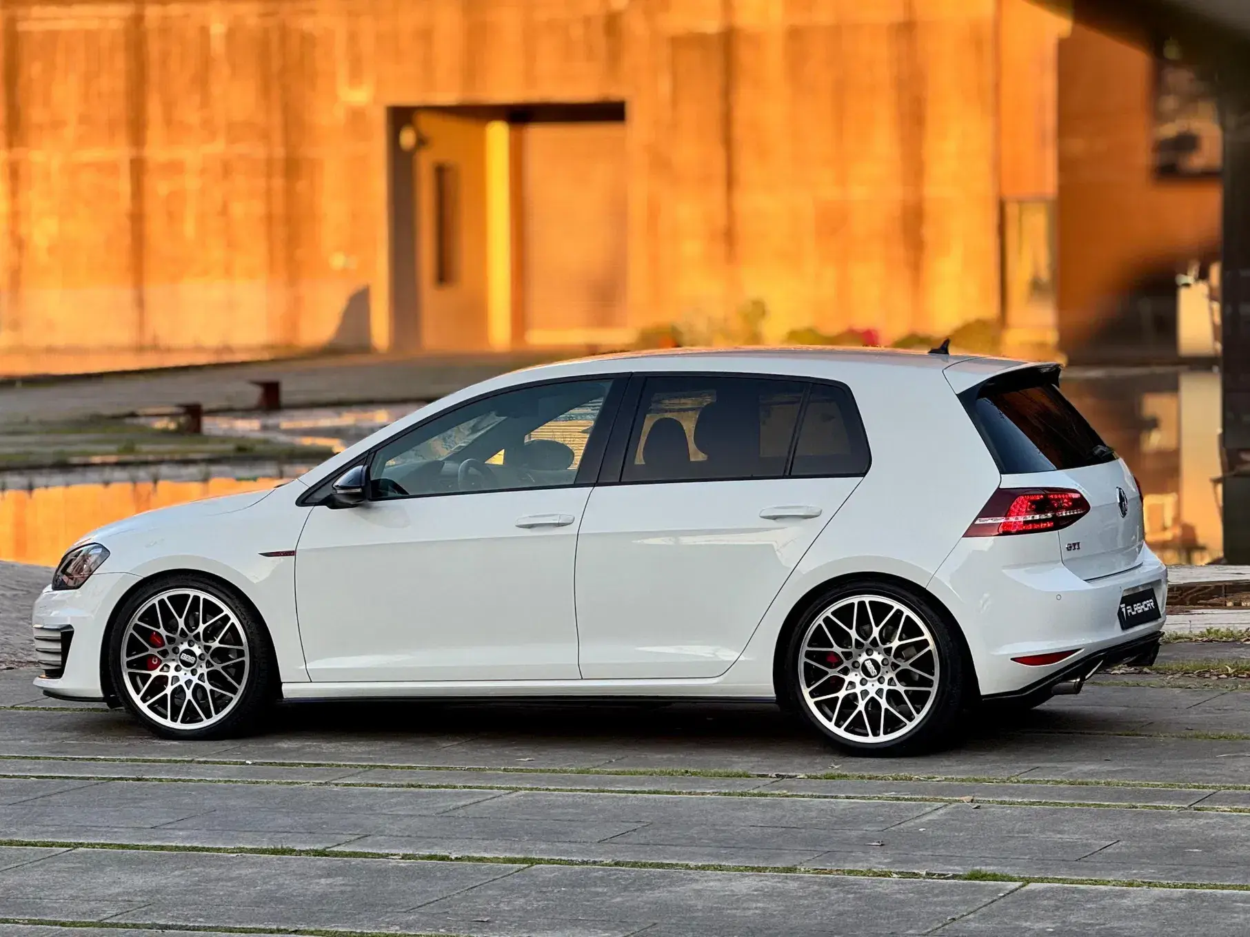 Volkswagen Golf 33
