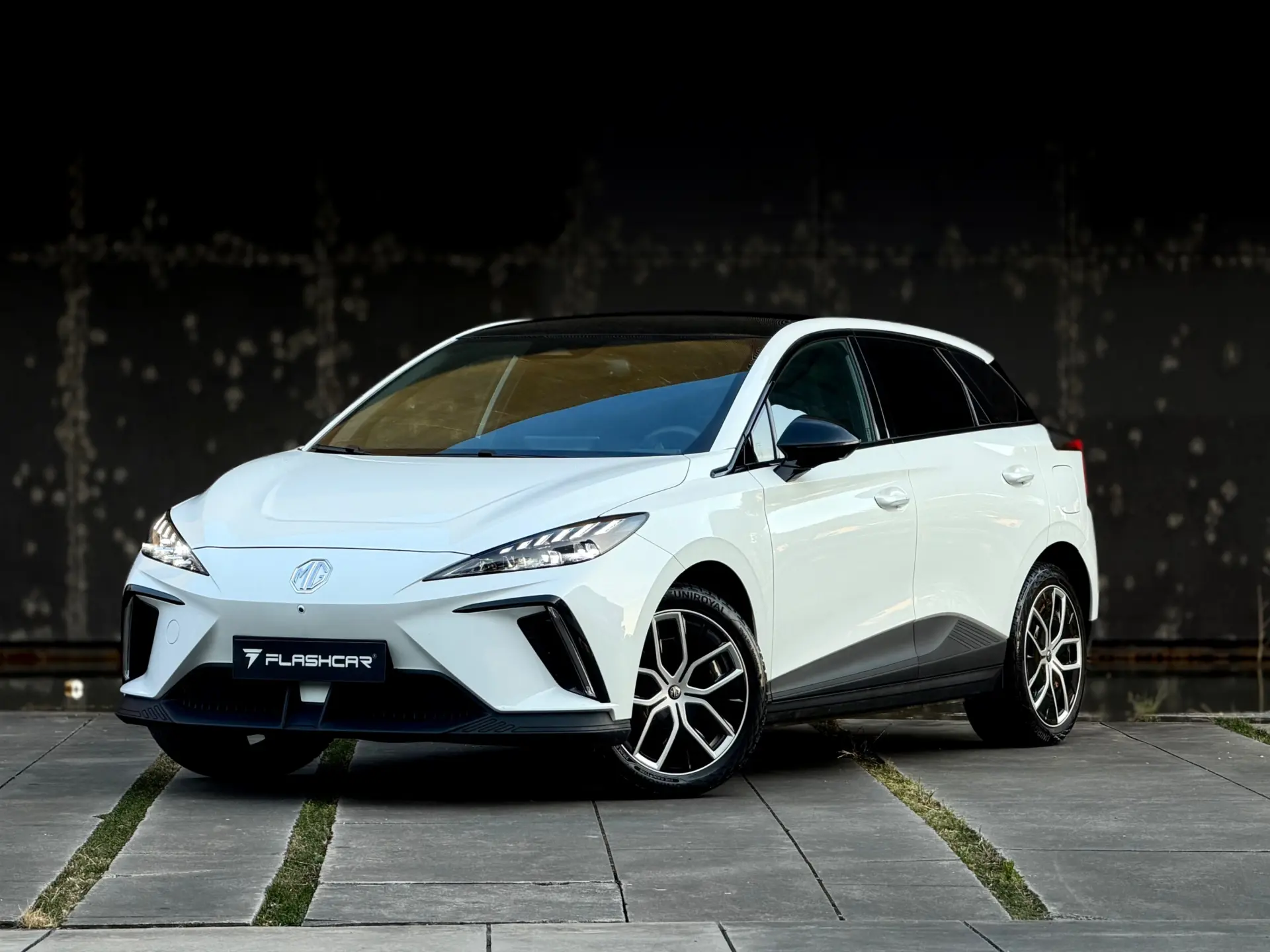MG MG4 Trophy Ext Range 77 kWh 245 hp 5