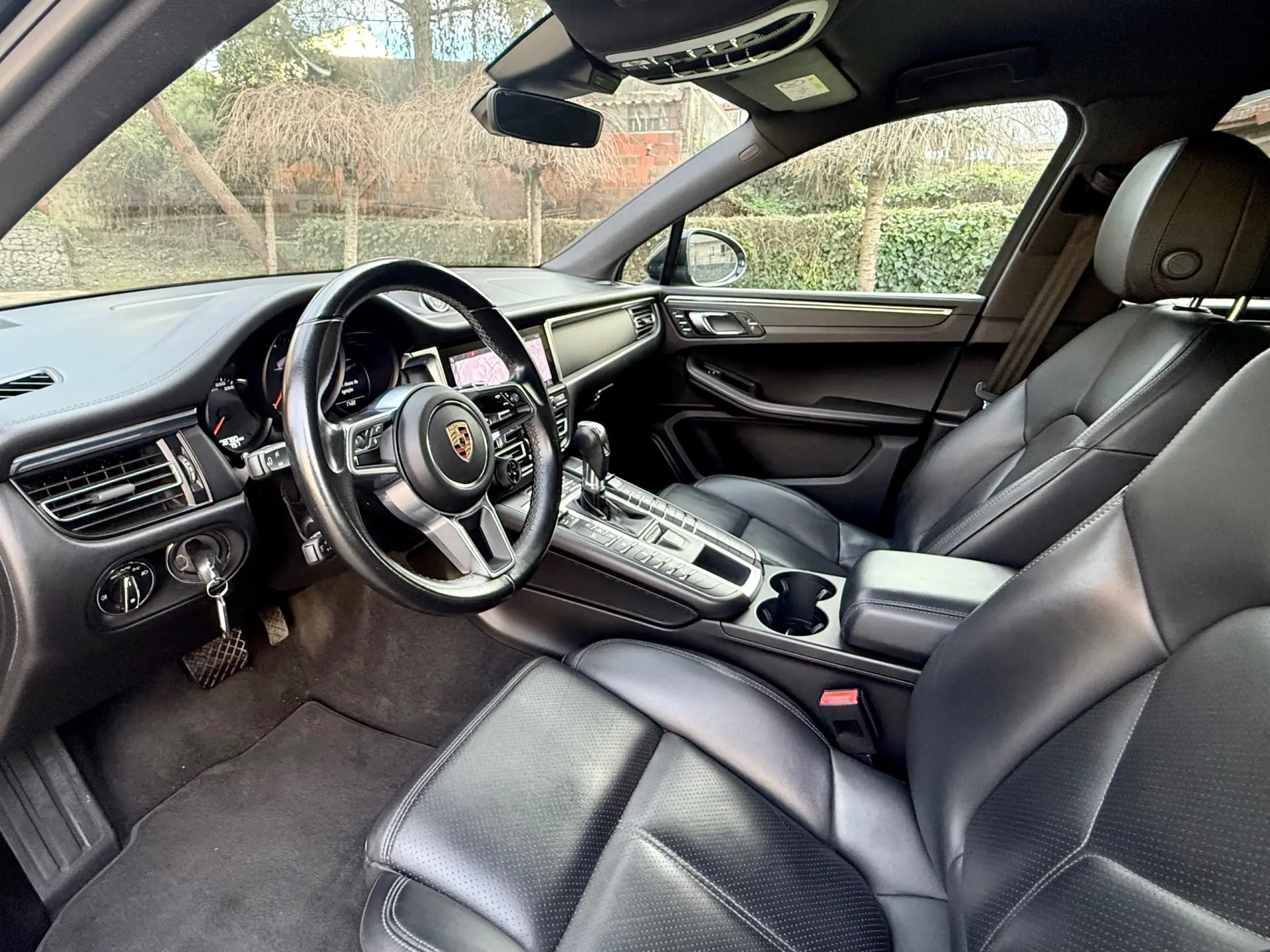 Porsche Macan Standard 37