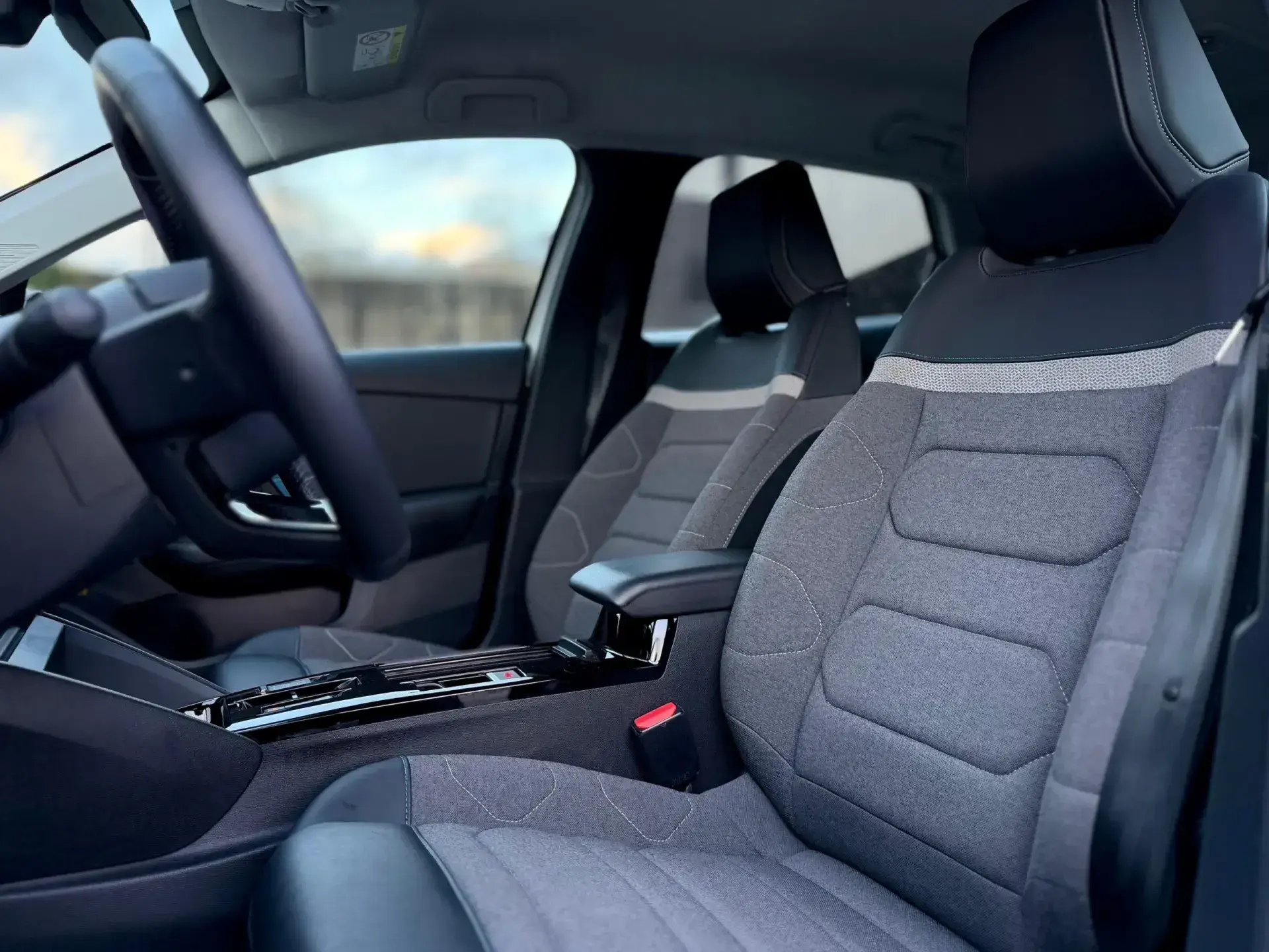 Citroën e-C4 50 kWh C-Series 4