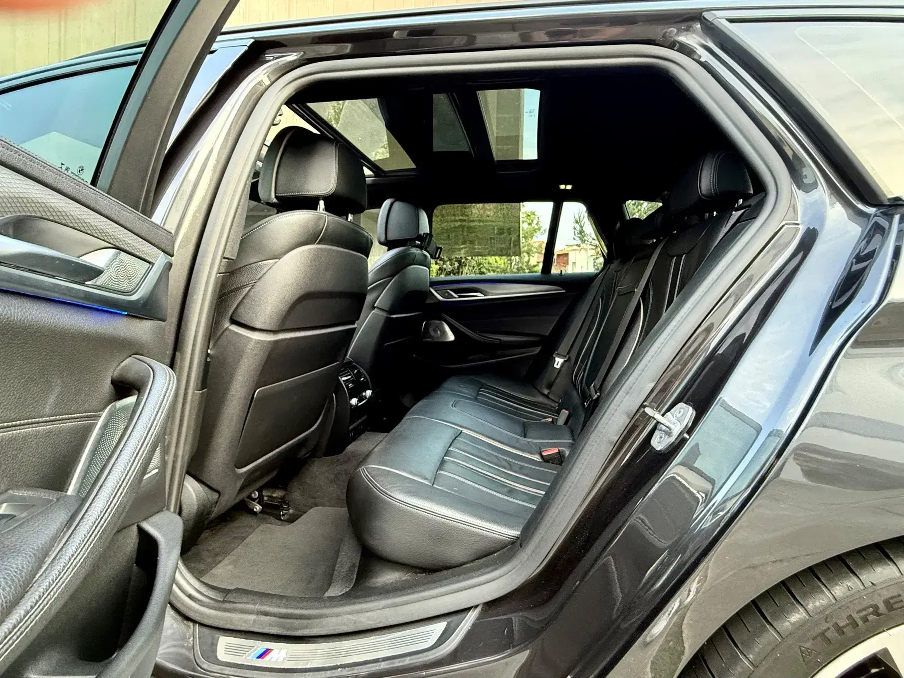 BMW 520 d Pack M Auto 10
