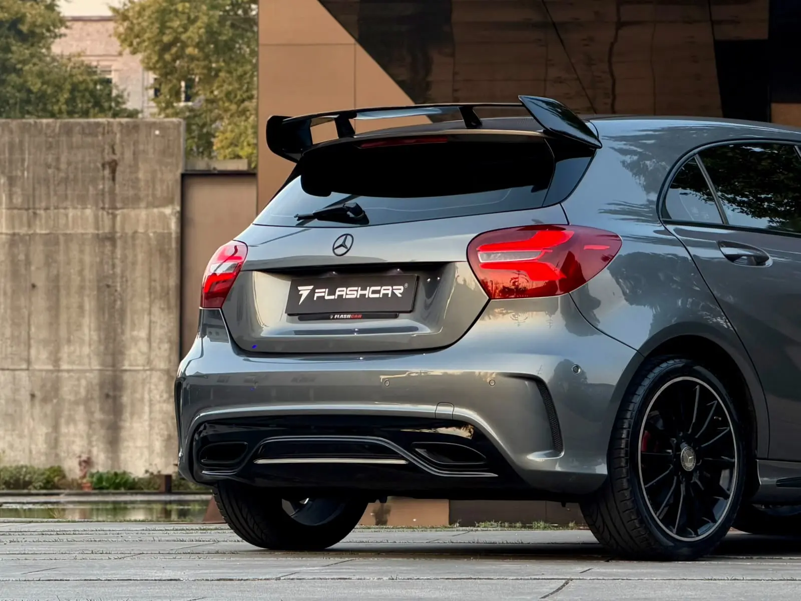 Mercedes-Benz A 180 AMG Line 5