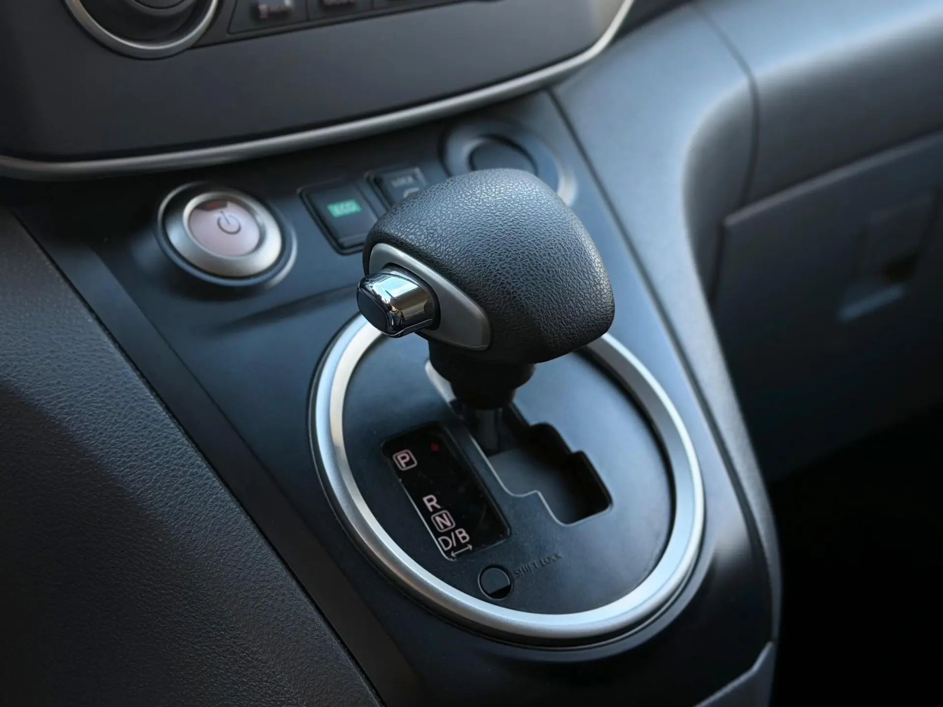 Nissan e-NV200 Combi 5L Comfort 2 Portas 13