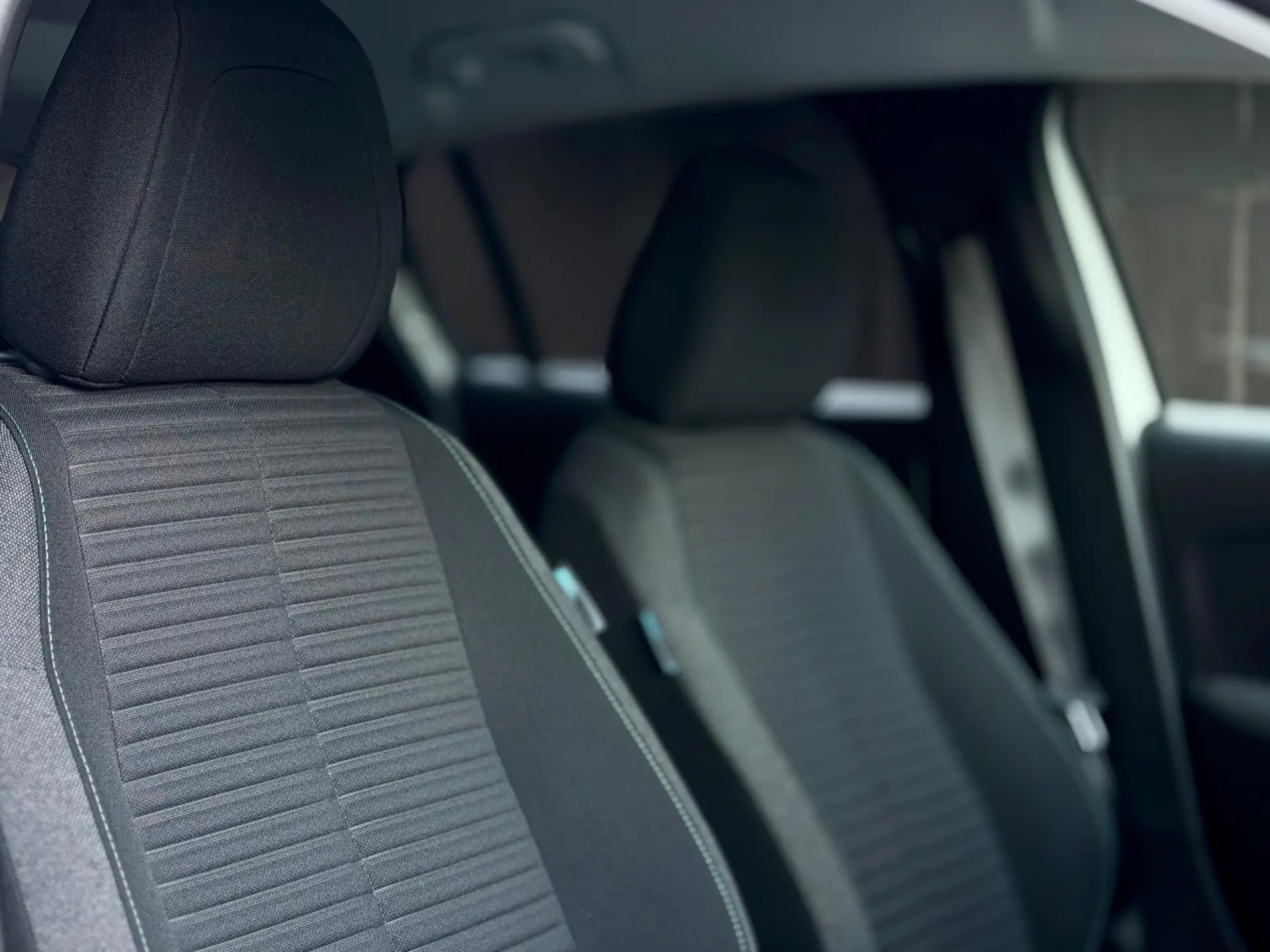 Peugeot 208 1.2 PureTech Allure Pack 31