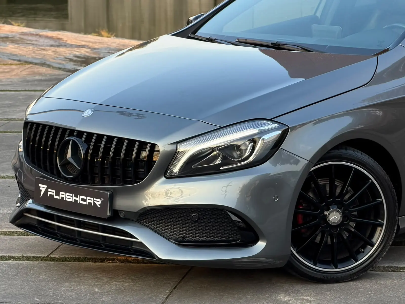 Mercedes-Benz A 180 AMG Line 3
