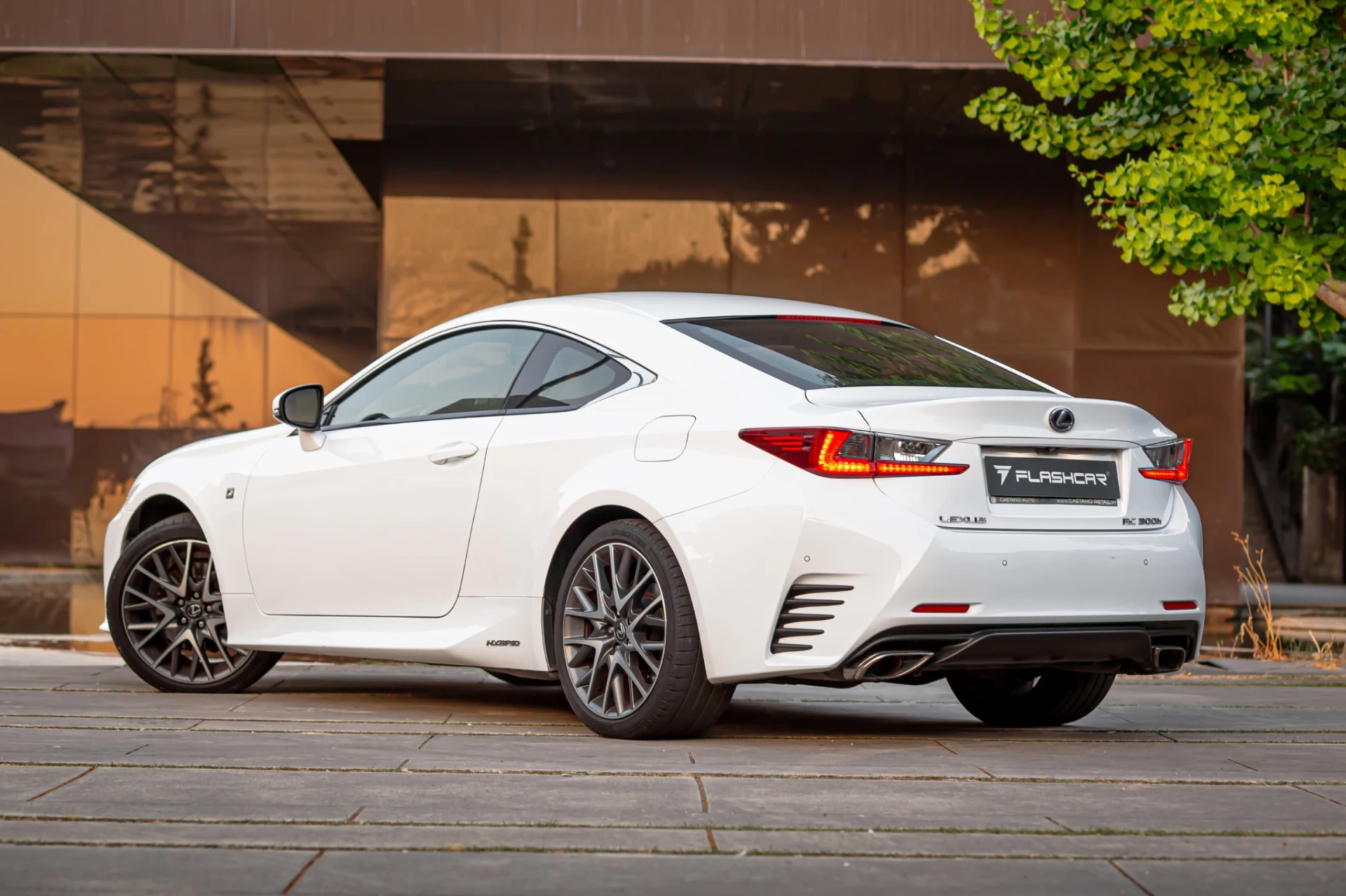 Lexus RC 300h F Sport 39