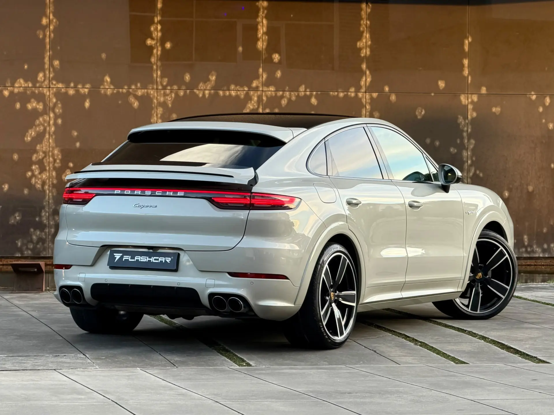 Porsche Cayenne Coupé E-Hybrid Platinum Edition 49
