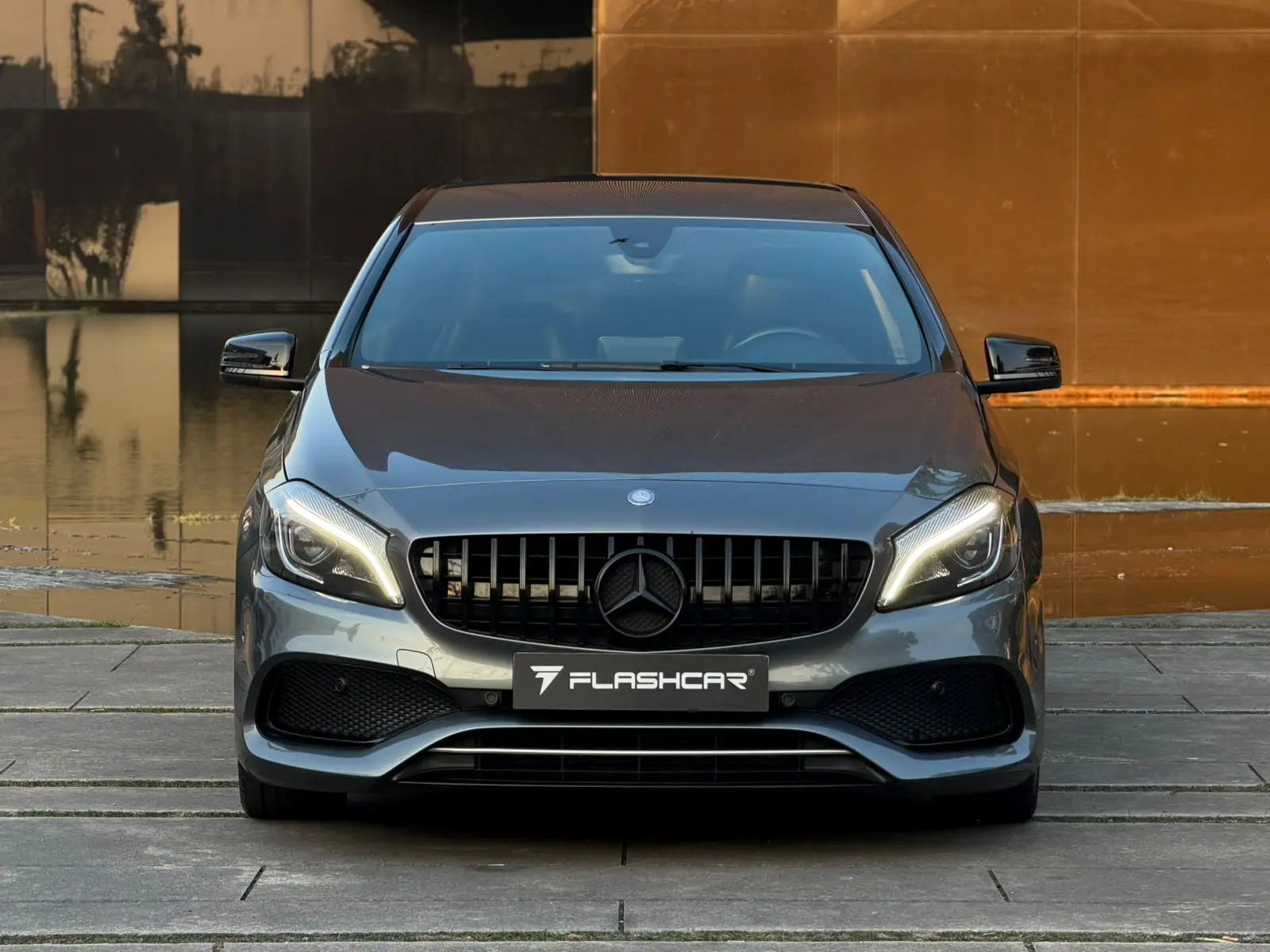 Mercedes-Benz A 180 AMG Line 2