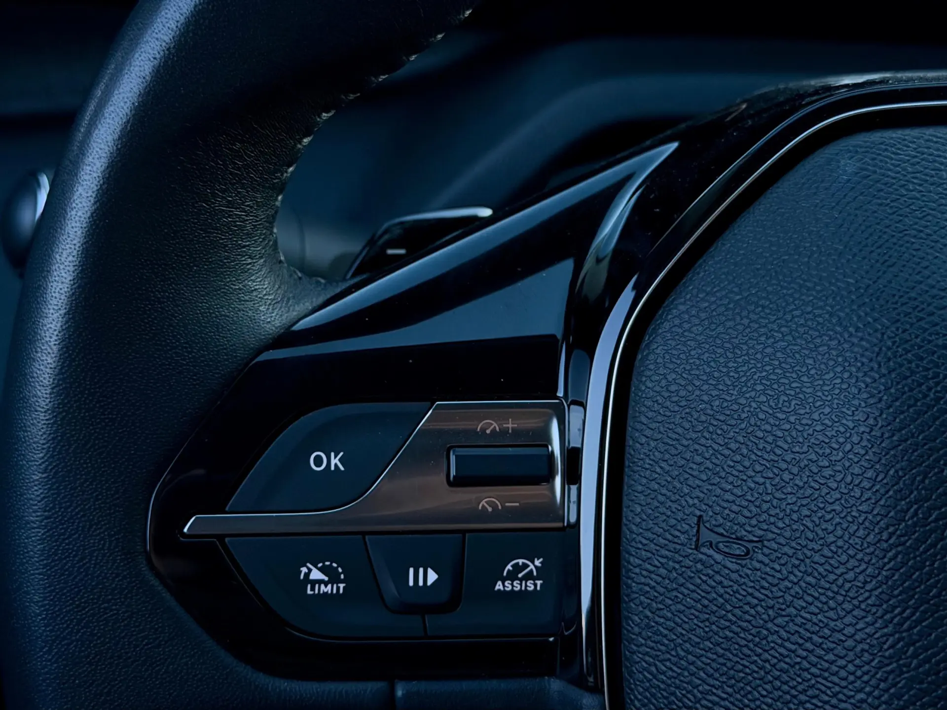 Peugeot 308 SW 1.2 PureTech Allure EAT6 30