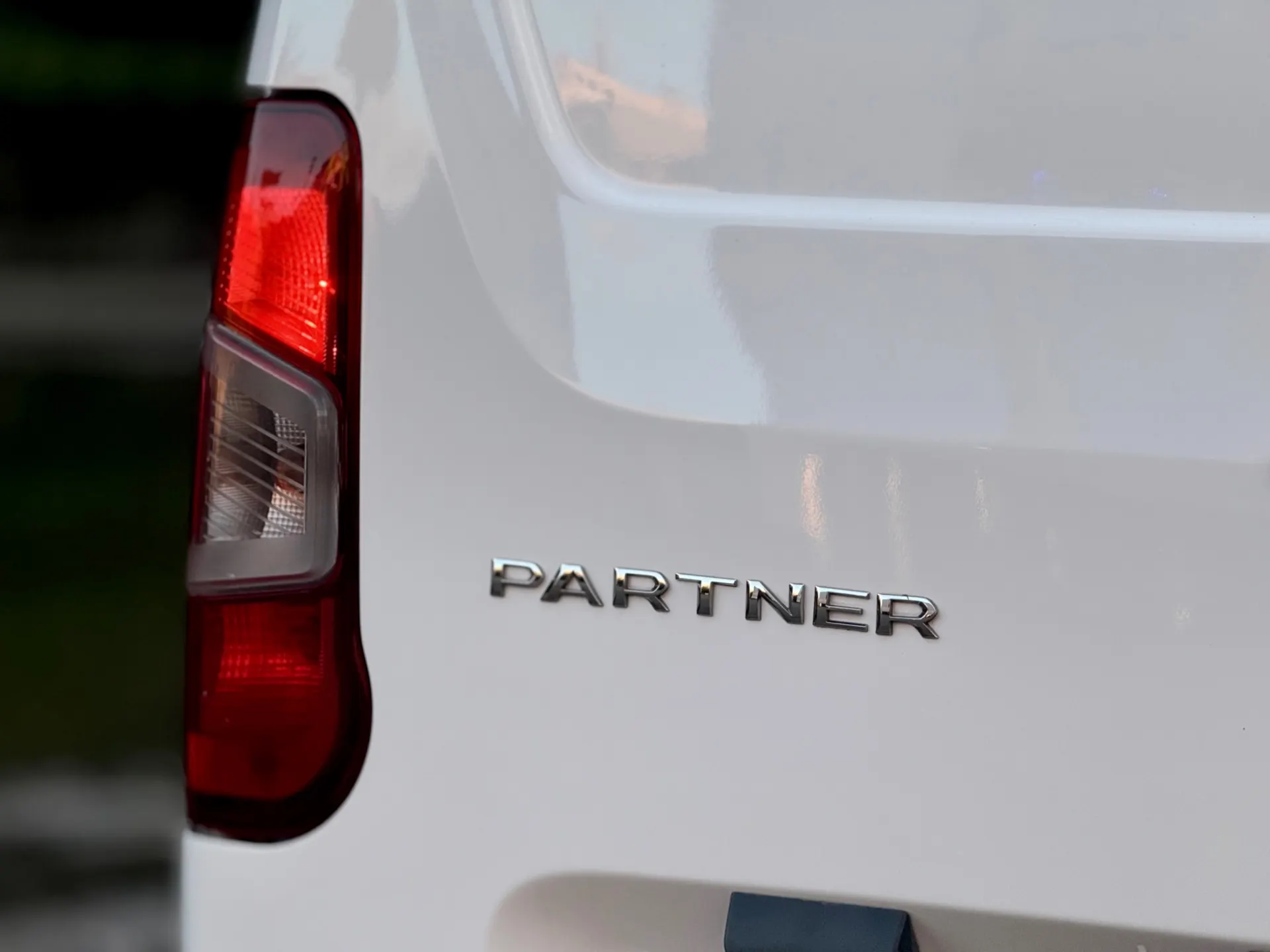 Peugeot Partner 2l comercial 17