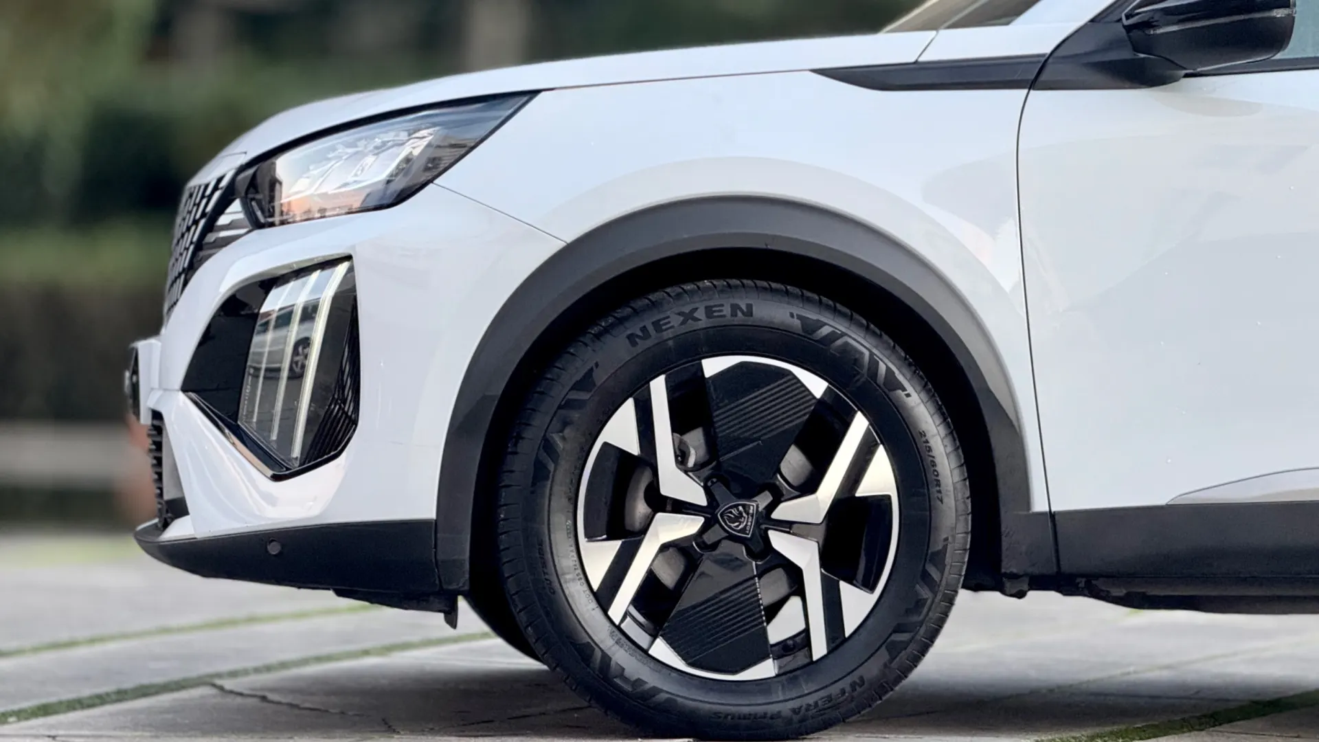 Peugeot 2008 1.2 PureTech Allure Pack 17