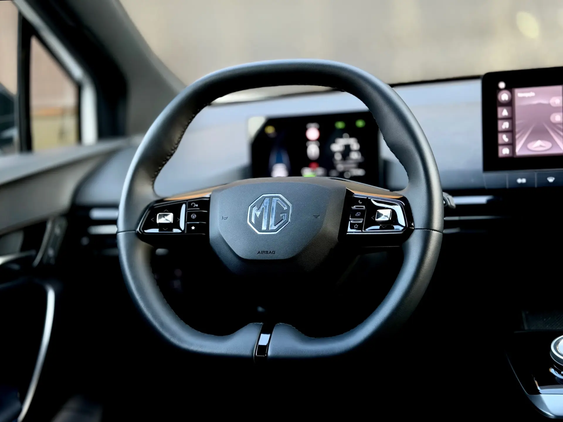 MG MG4 Trophy Ext Range 77 kWh 245 hp 8