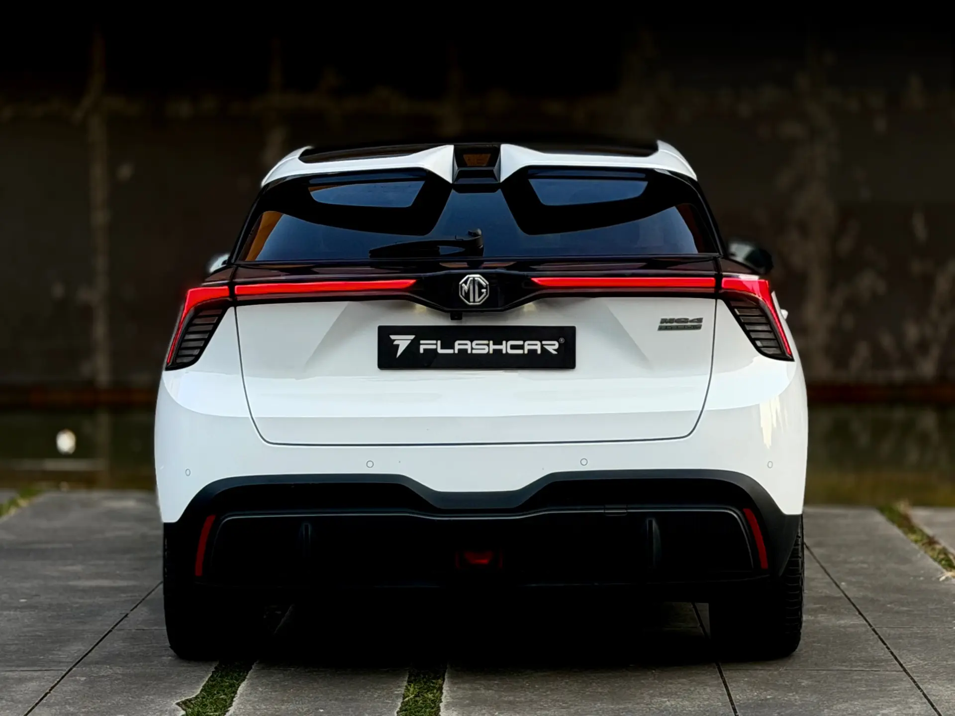 MG MG4 Trophy Ext Range 77 kWh 245 hp 28