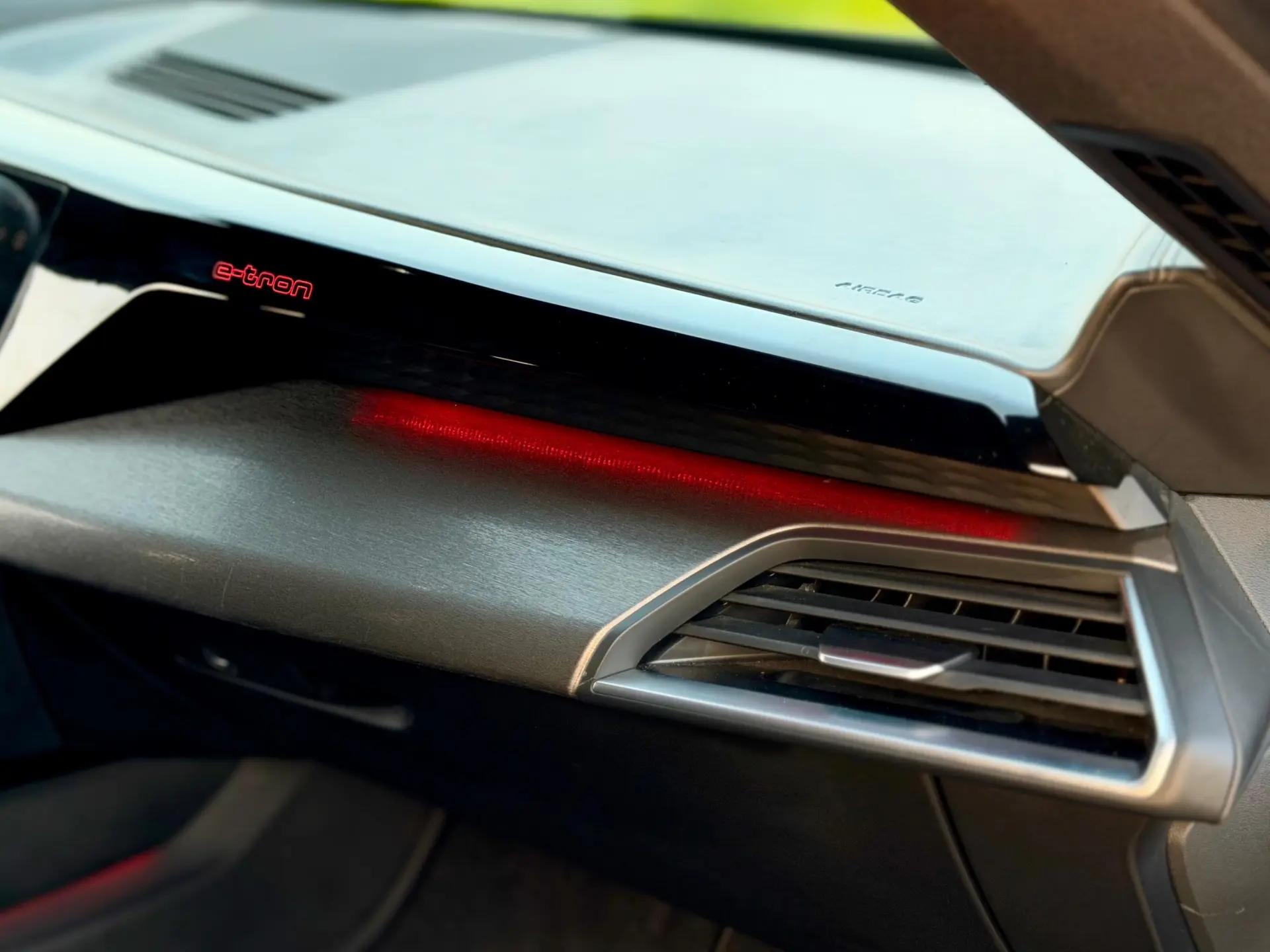 Audi e-tron GT quattro 12