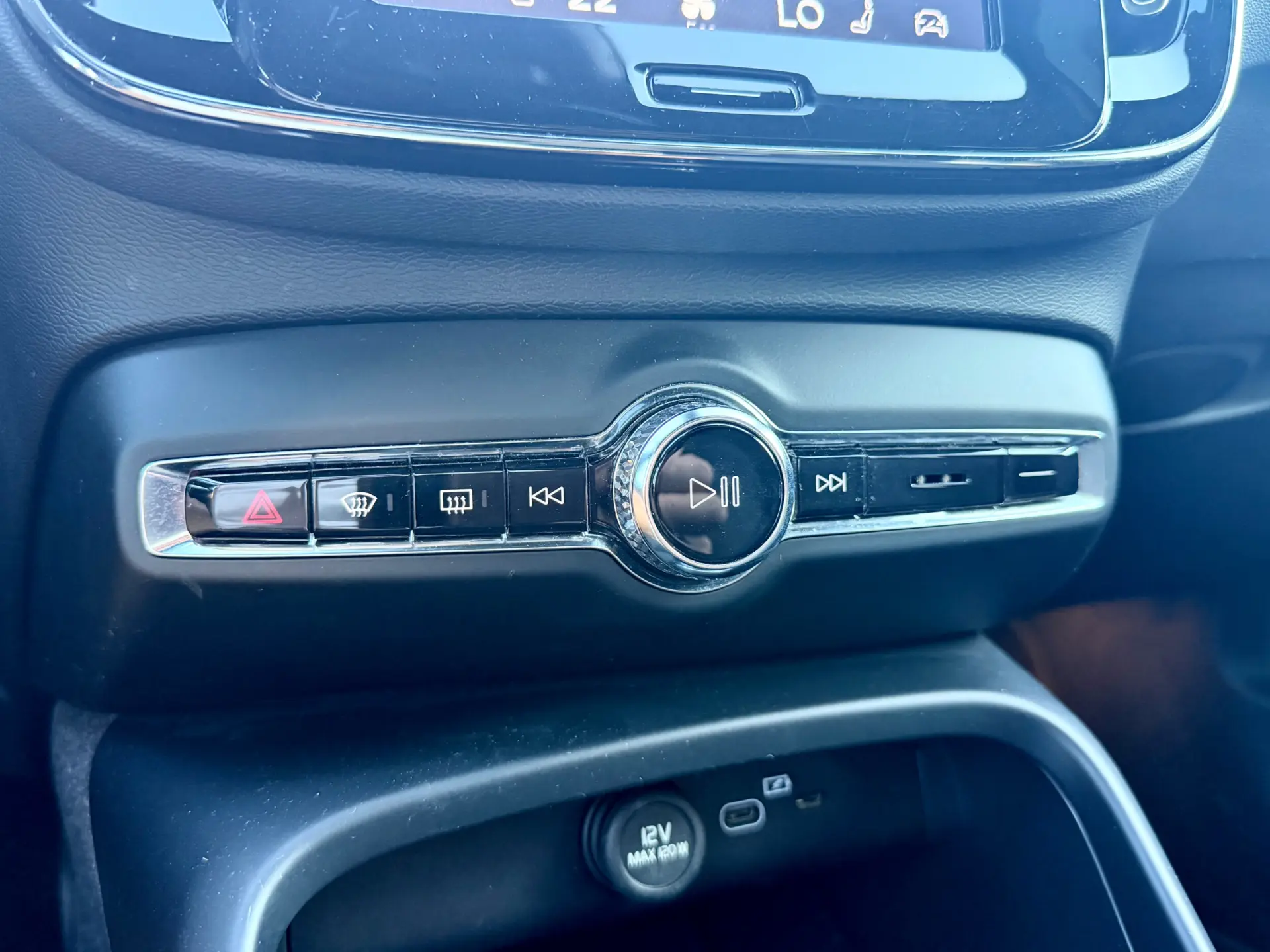 Volvo C40 Recharge 82 kWh Single M. Extended Range RWD Ultimate 16