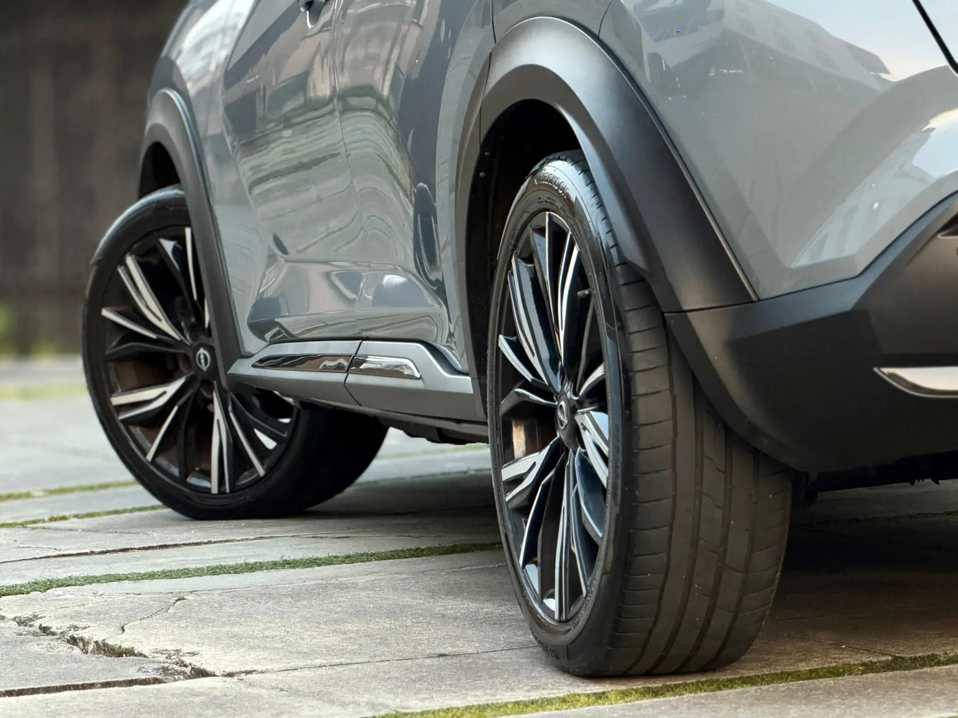 Nissan Juke 1.0 DIG-T N-Design Black 32