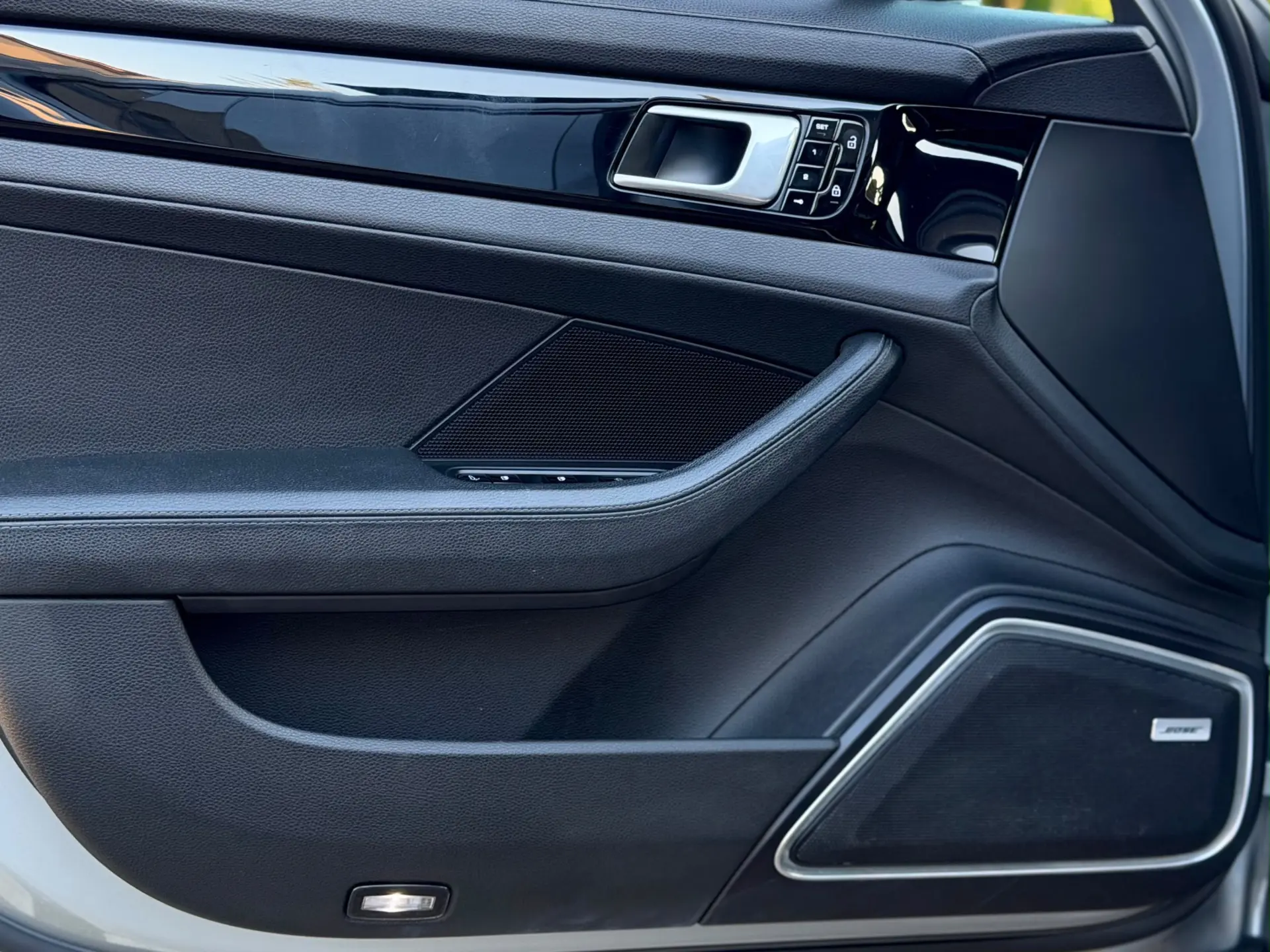 Porsche Panamera 4 E-Hybrid 41