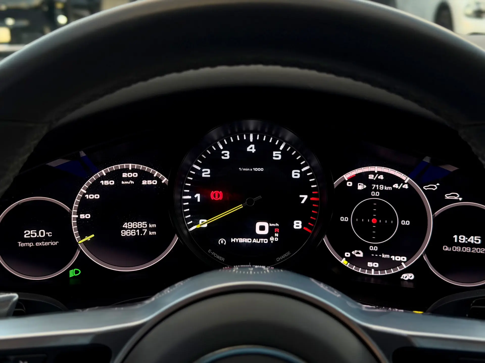 Porsche Cayenne Coupé E-Hybrid Platinum Edition 6