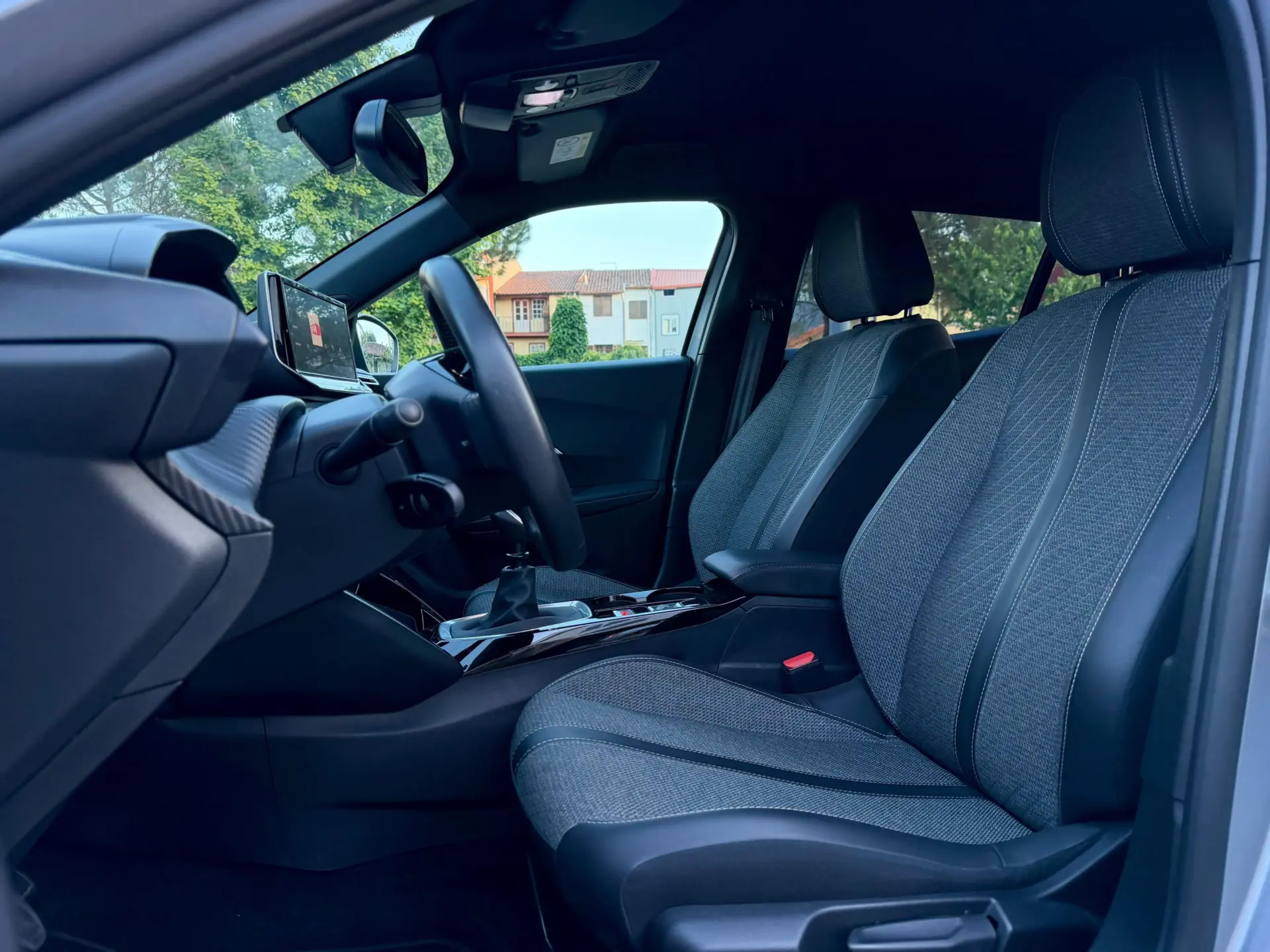 Peugeot 2008 1.2 PureTech Allure Pack 26