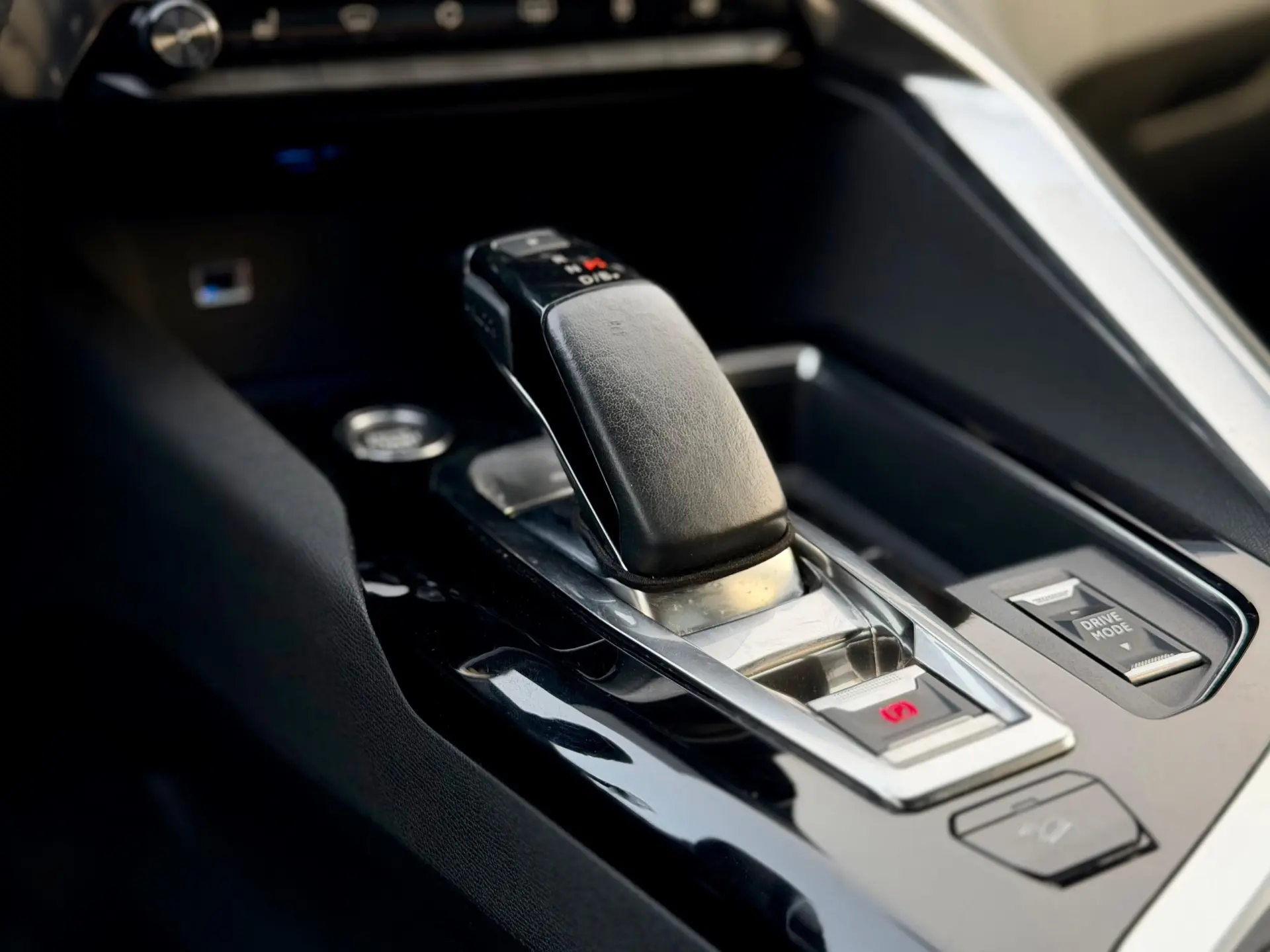 Peugeot 3008 1.6 Hybrid4 GT Line e-EAT8 36