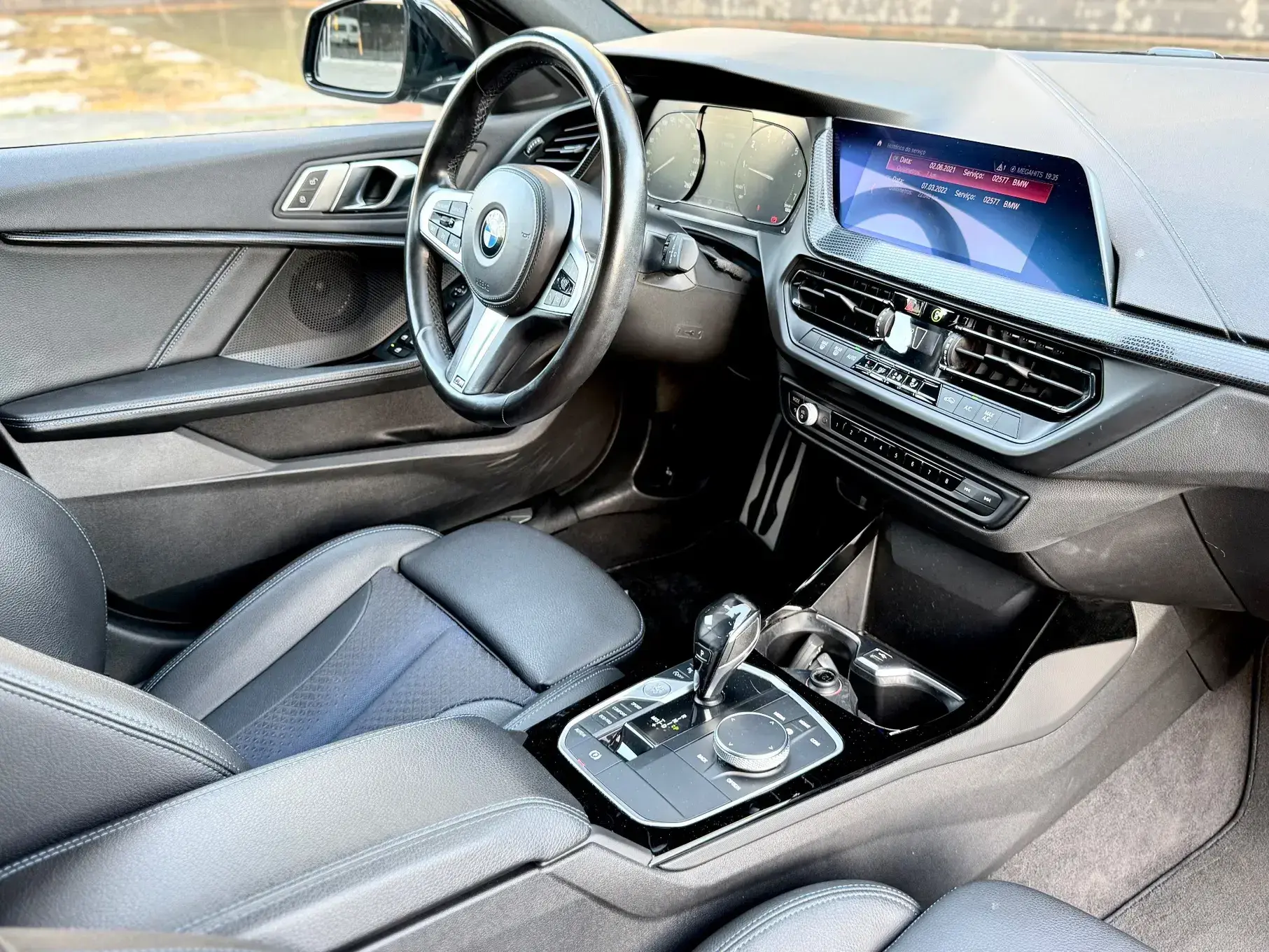 BMW 118 i Pack Desportivo M Auto 31