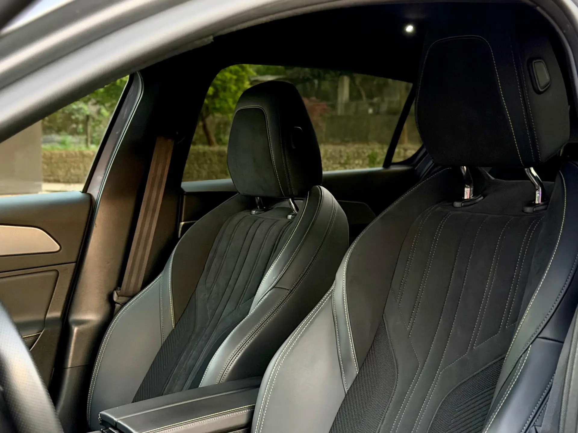 Peugeot 308 1.6 Hybrid GT Pack e-EAT8 33