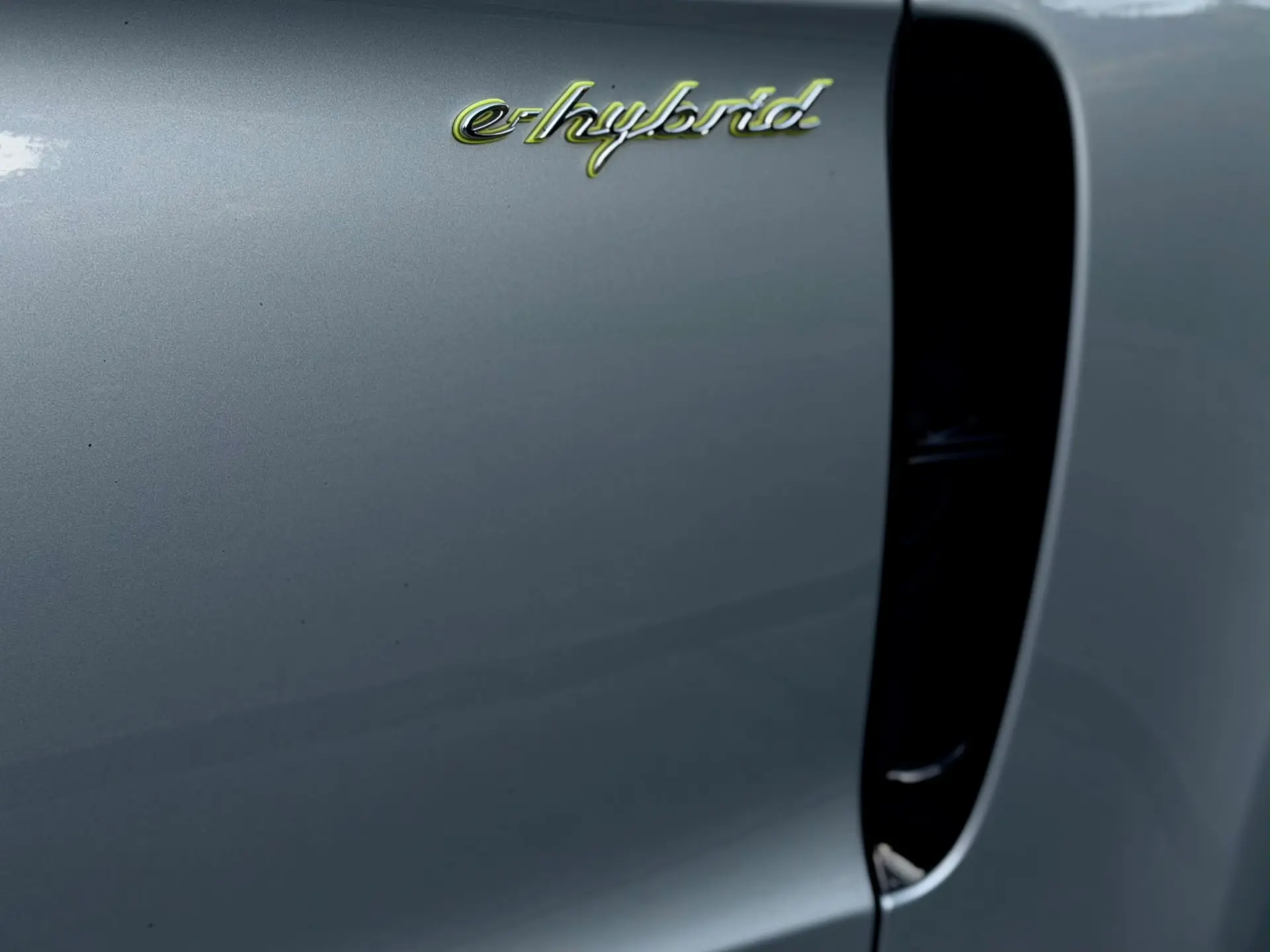 Porsche Panamera 4 E-Hybrid 11