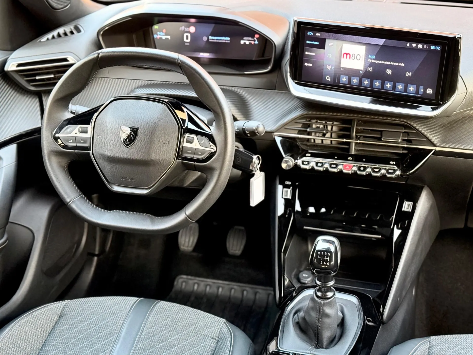 Peugeot 2008 1.2 PureTech Allure Pack 4